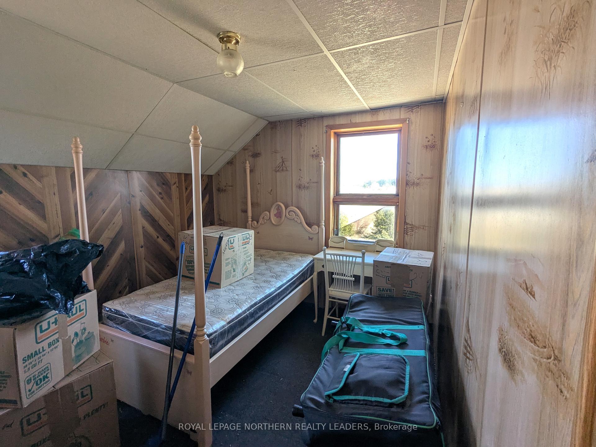 Photo 27 of 760 Glackmeyer Concession Rd 10 & 11, Cochrane — HOMEH