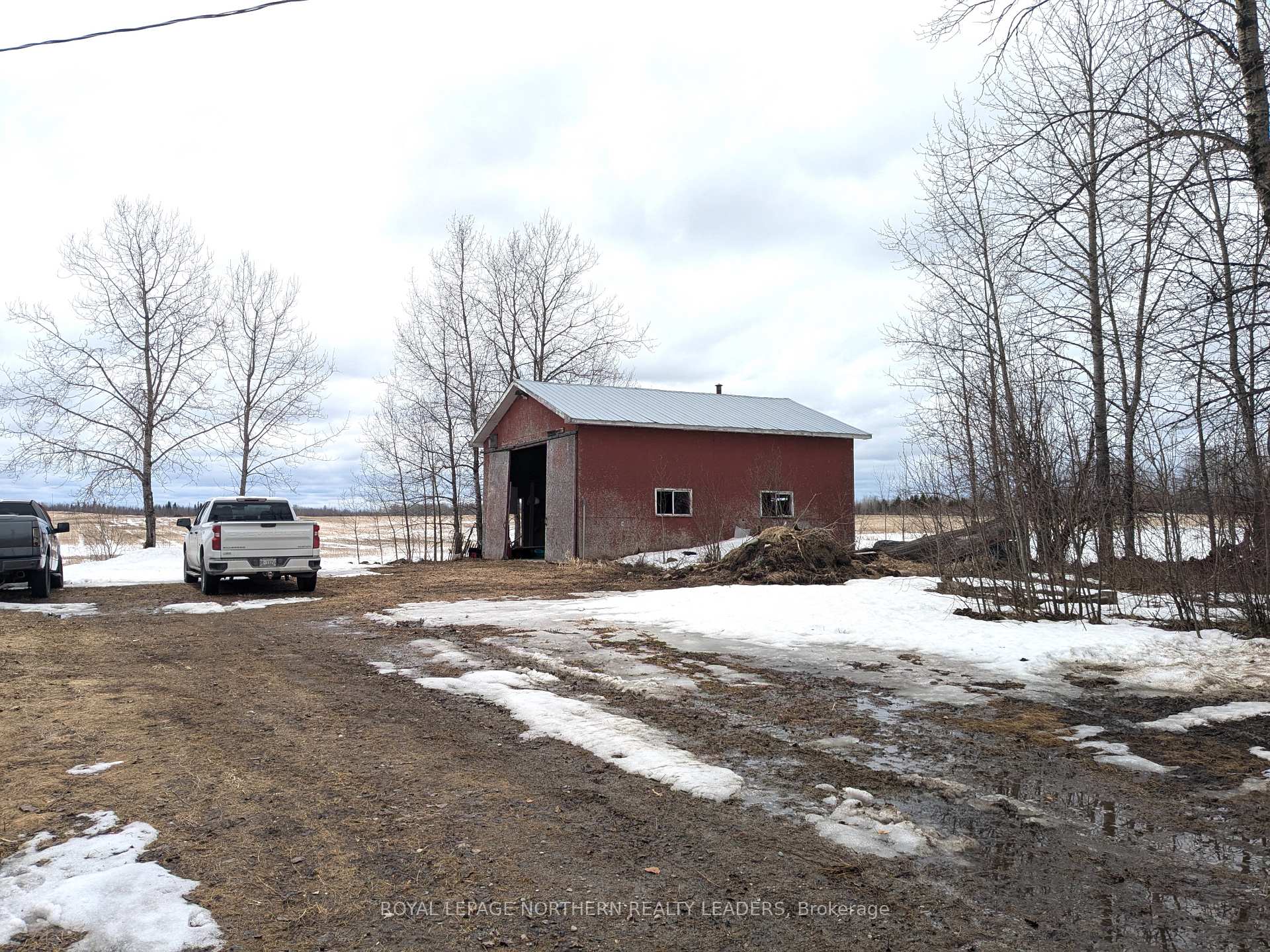 Photo 24 of 760 Glackmeyer Concession Rd 10 & 11, Cochrane — HOMEH
