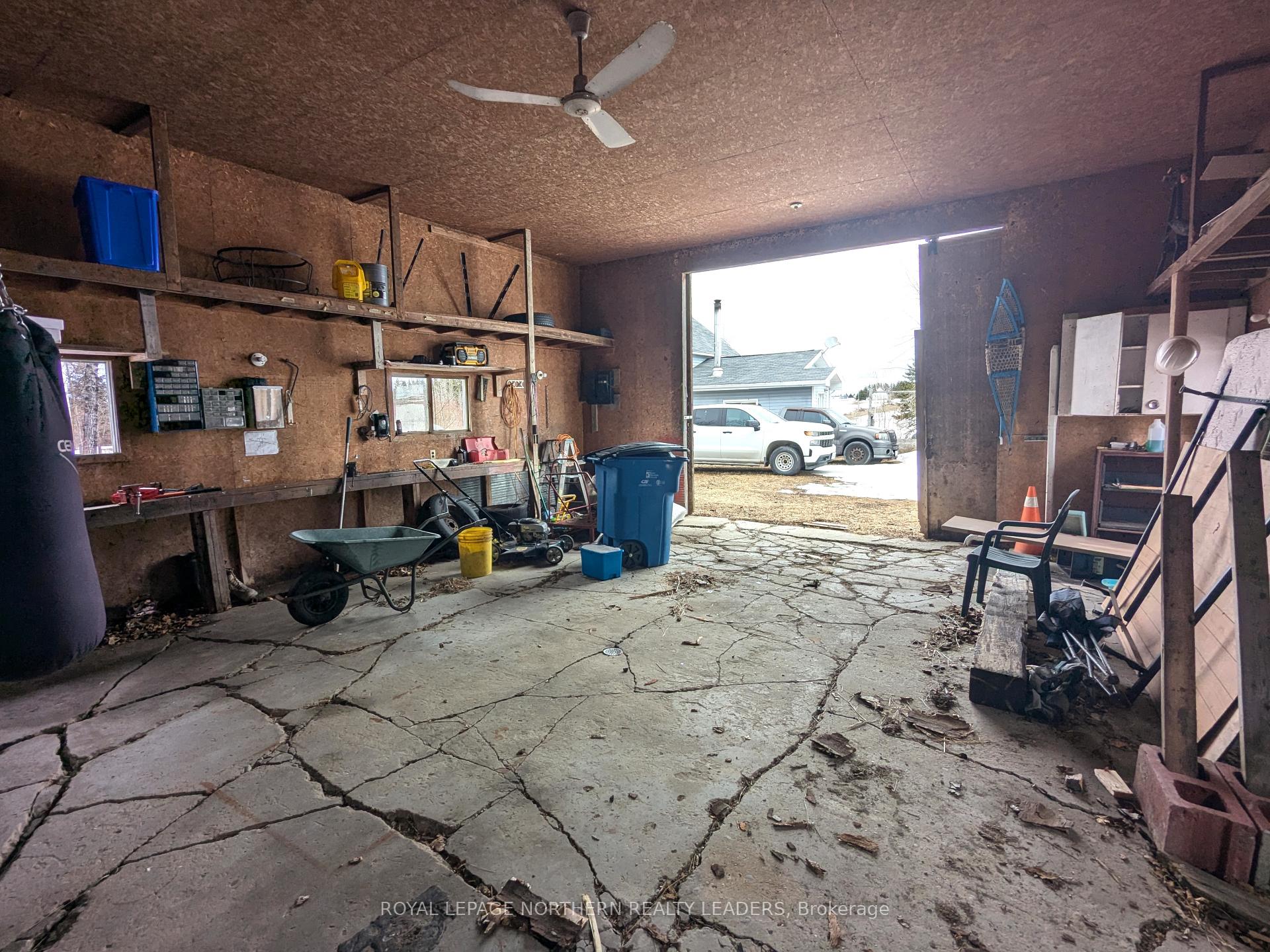 Photo 29 of 760 Glackmeyer Concession Rd 10 & 11, Cochrane — HOMEH