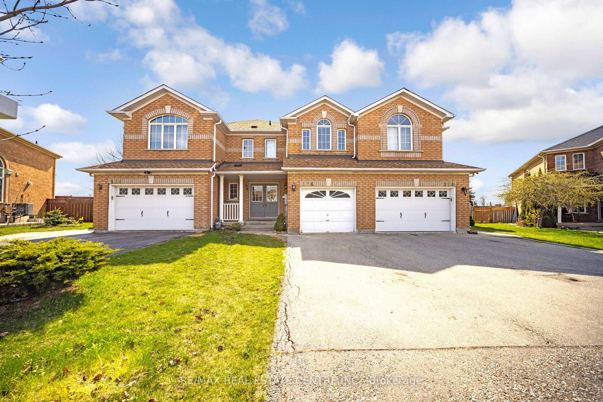 Front of 126 Sandyshores Drive