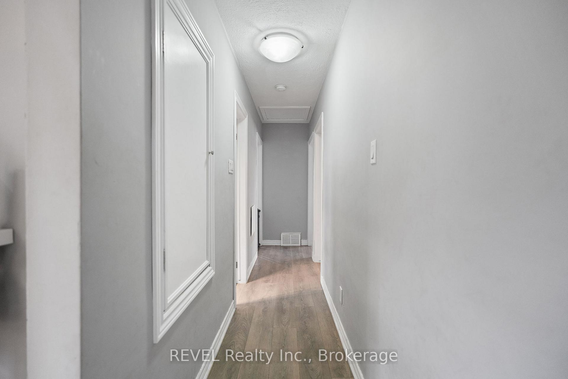 Photo 7 of 26 Roseland Avenue, St. Catharines, Carlton/Bunting — HOMEH