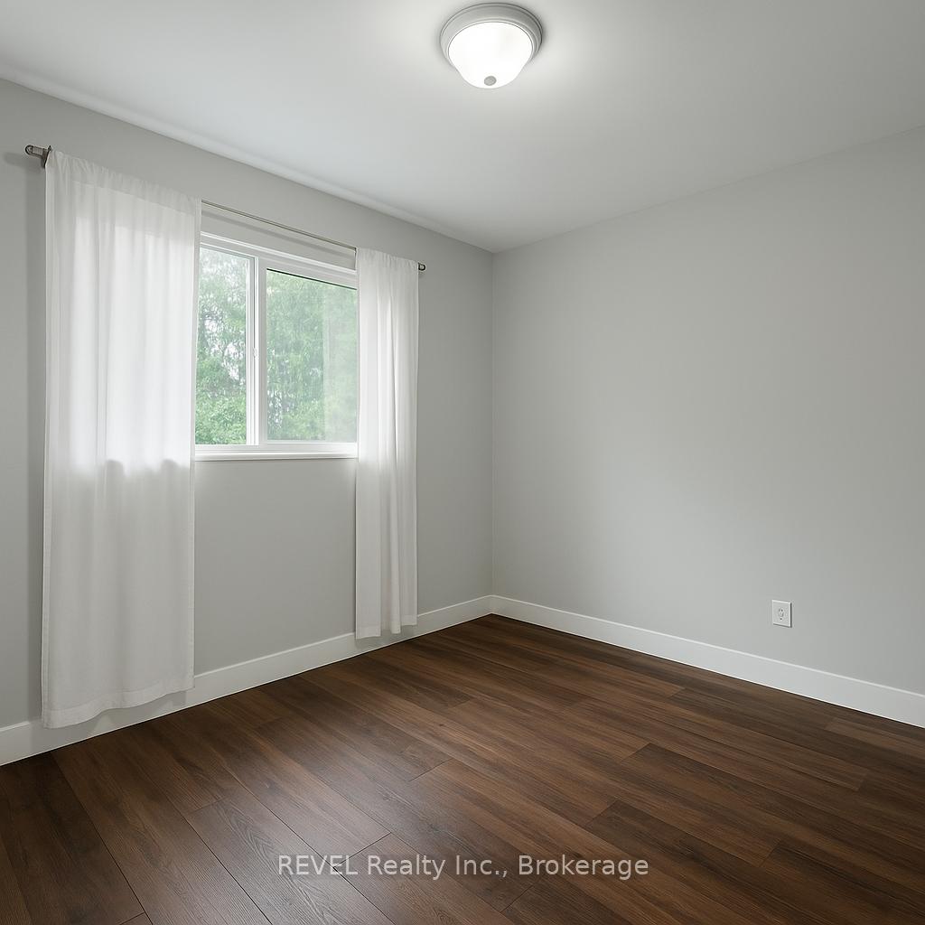 Photo 10 of 26 Roseland Avenue, St. Catharines, Carlton/Bunting — HOMEH