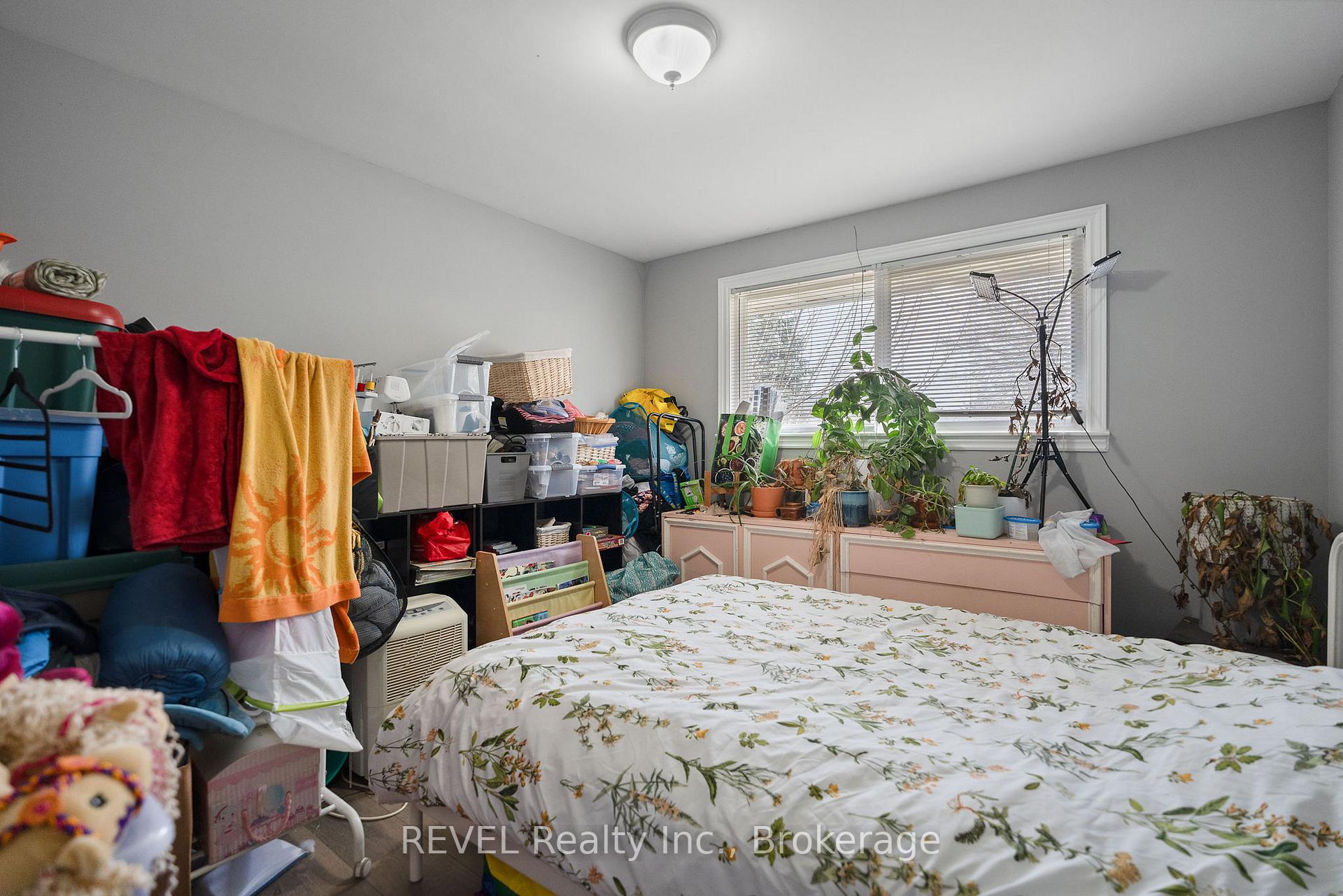 Photo 11 of 26 Roseland Avenue, St. Catharines, Carlton/Bunting — HOMEH