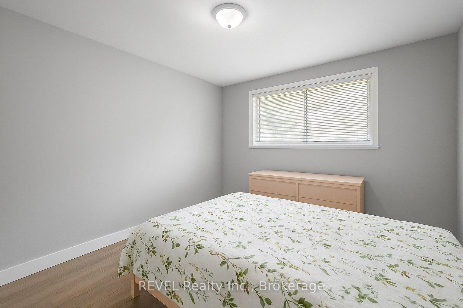 Photo 12 of 26 Roseland Avenue, St. Catharines, Carlton/Bunting — HOMEH