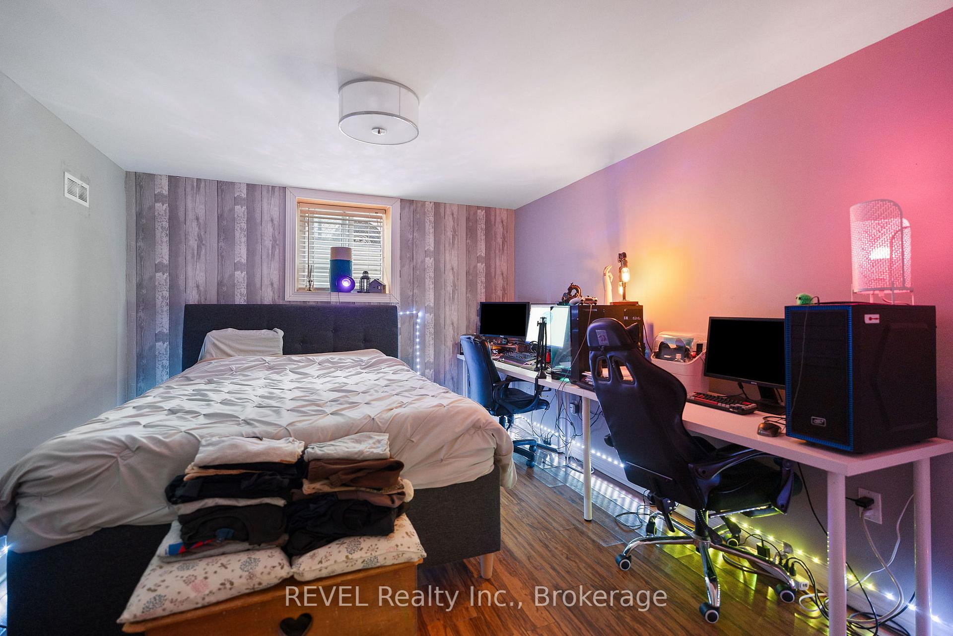 Photo 13 of 26 Roseland Avenue, St. Catharines, Carlton/Bunting — HOMEH