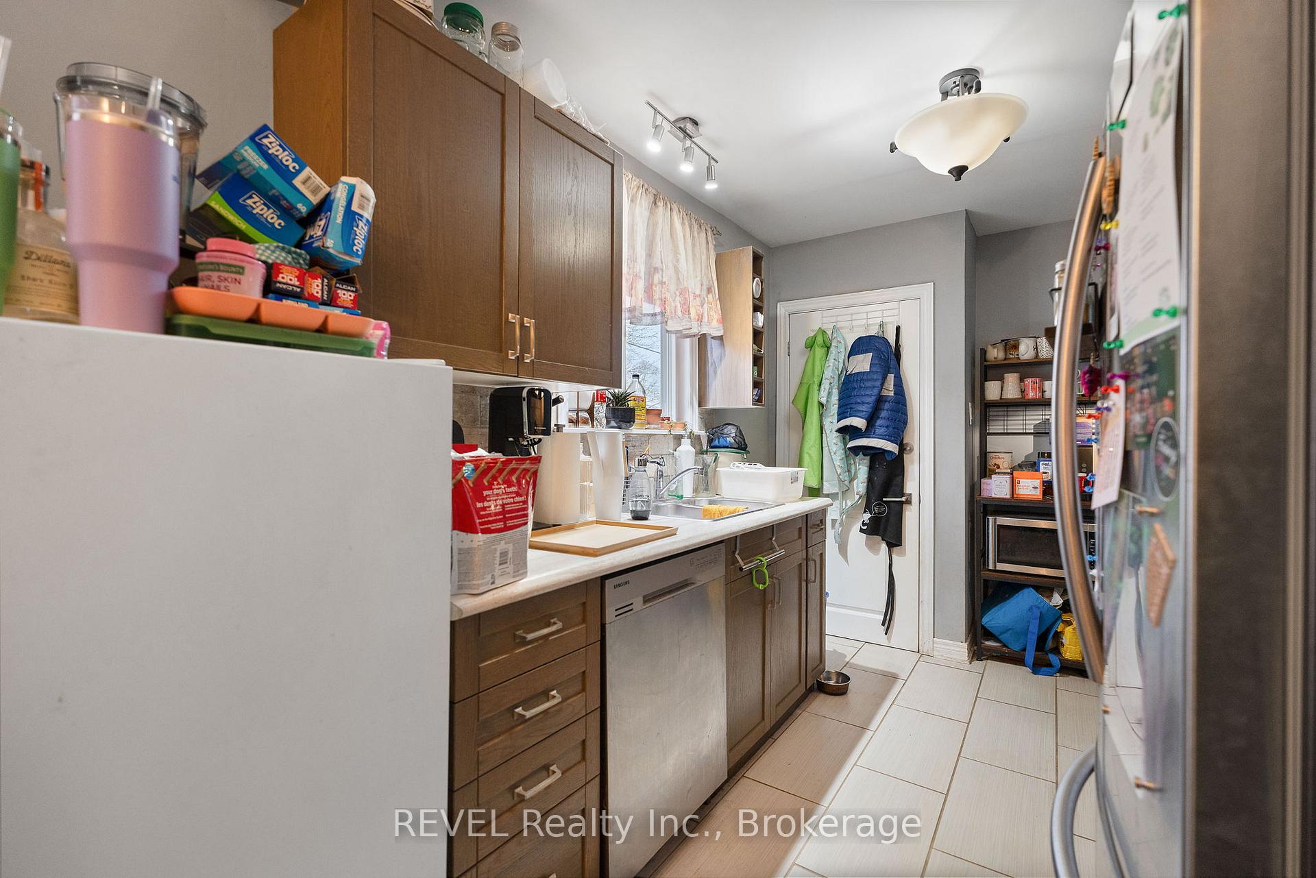 Photo 14 of 26 Roseland Avenue, St. Catharines, Carlton/Bunting — HOMEH