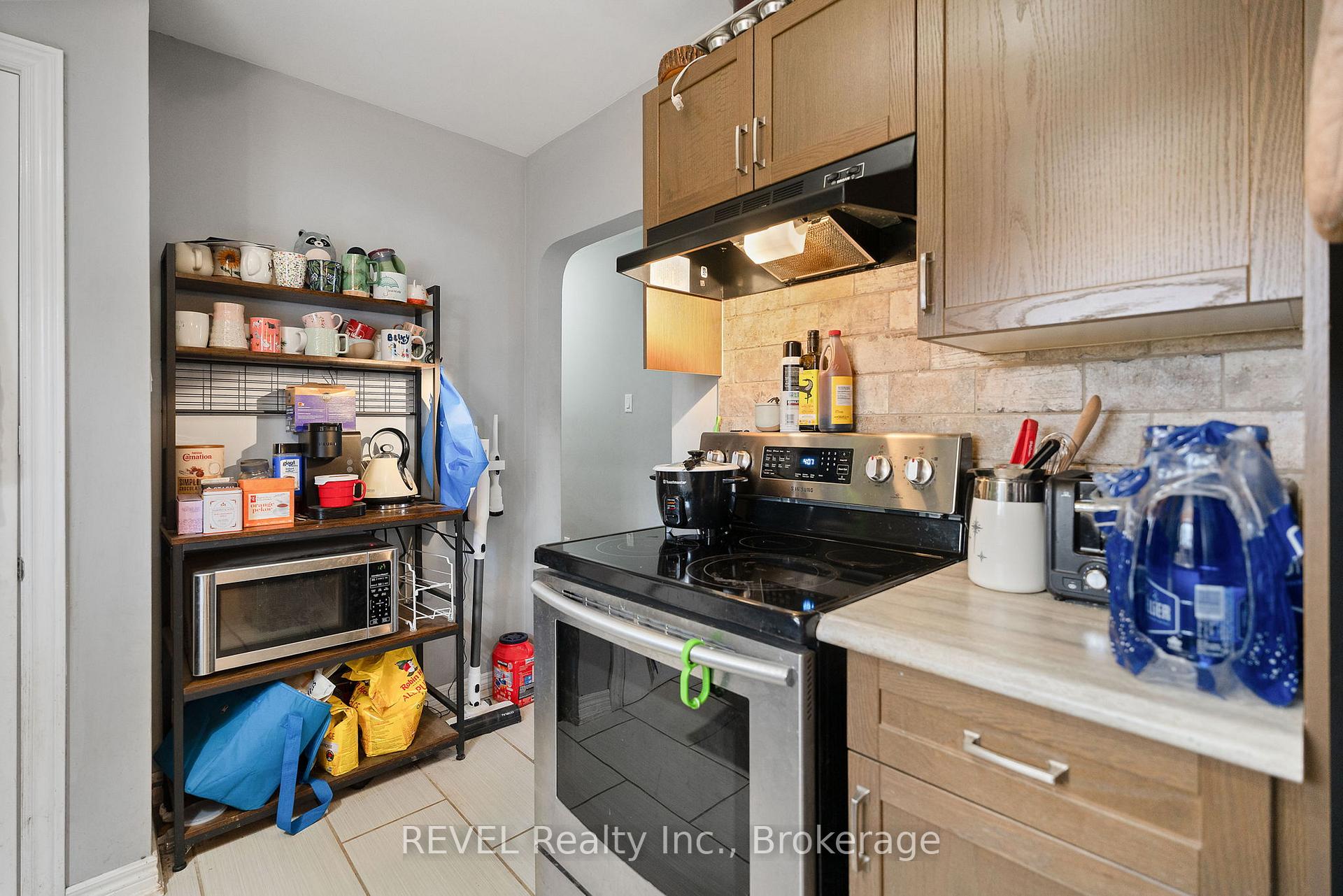 Photo 15 of 26 Roseland Avenue, St. Catharines, Carlton/Bunting — HOMEH