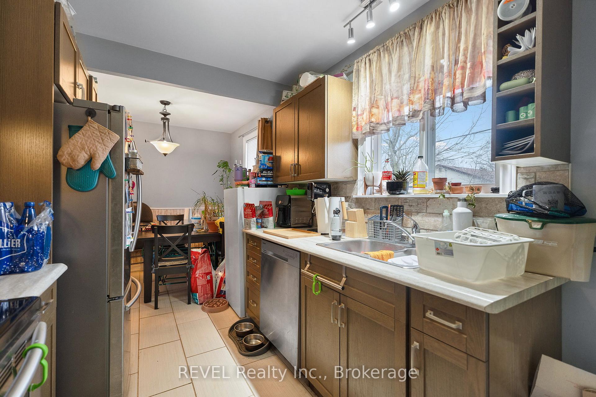 Photo 16 of 26 Roseland Avenue, St. Catharines, Carlton/Bunting — HOMEH