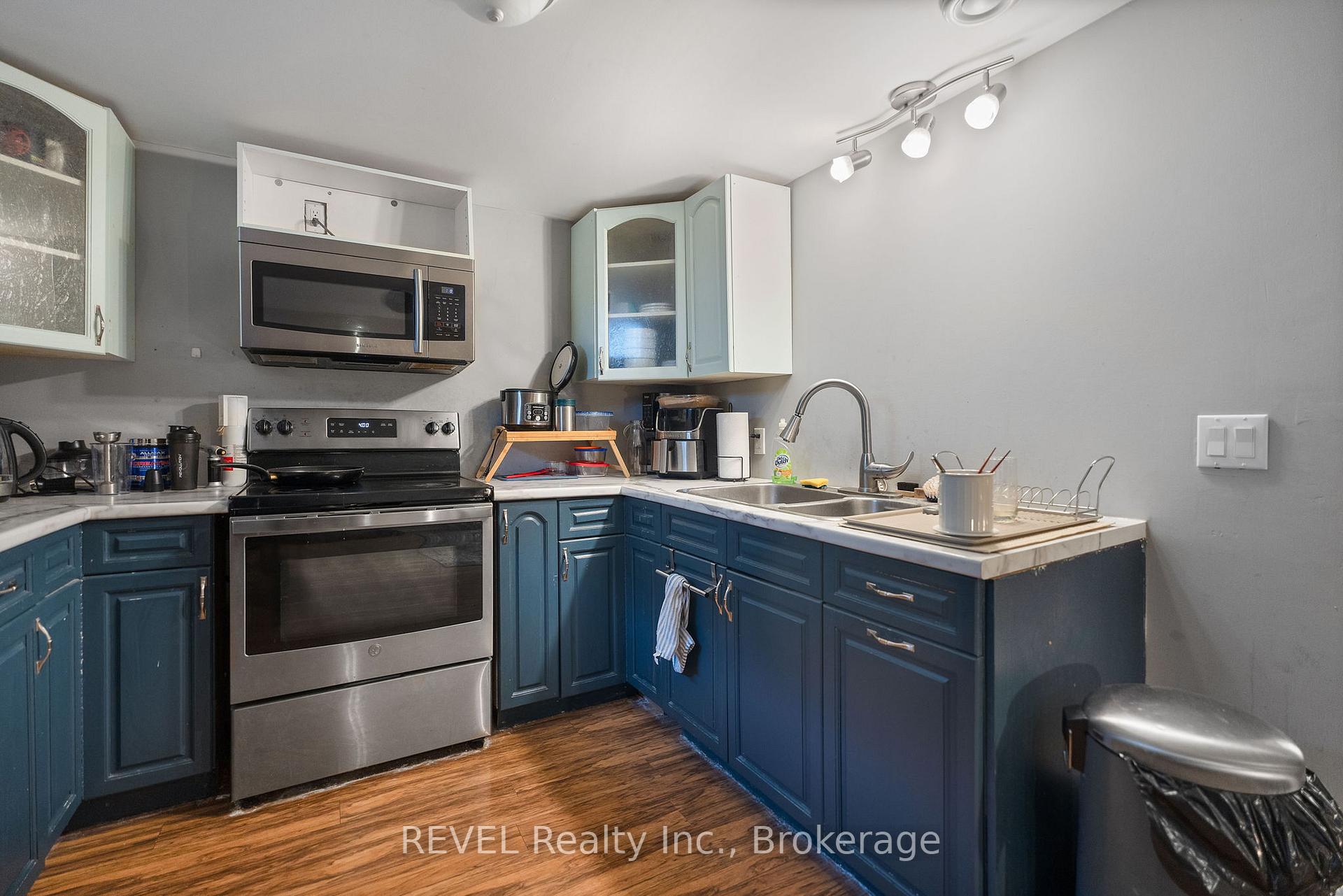 Photo 18 of 26 Roseland Avenue, St. Catharines, Carlton/Bunting — HOMEH