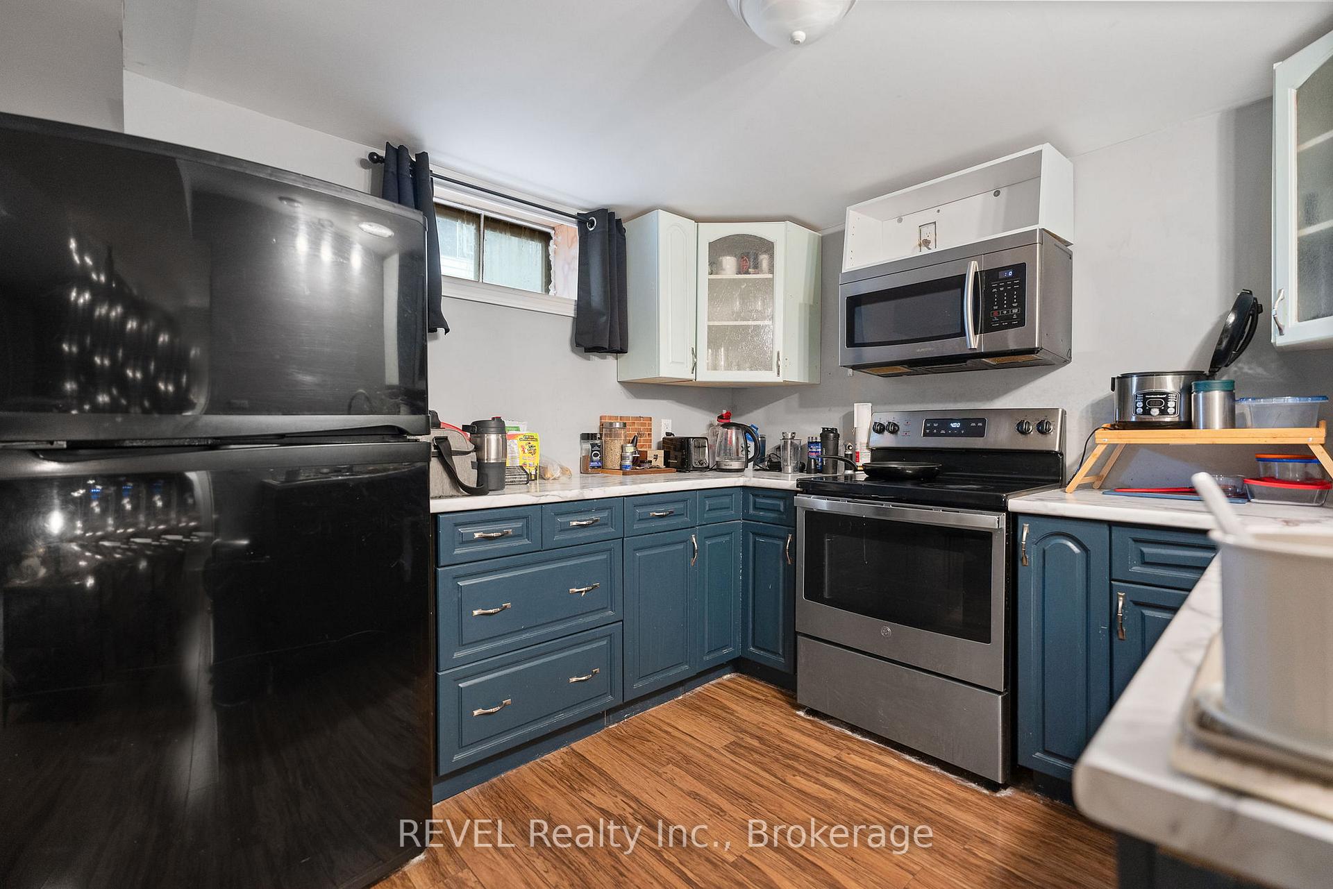 Photo 19 of 26 Roseland Avenue, St. Catharines, Carlton/Bunting — HOMEH