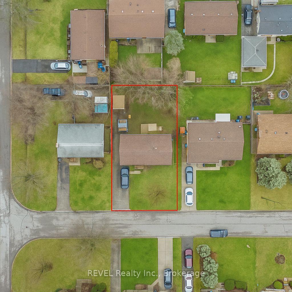 Photo 24 of 26 Roseland Avenue, St. Catharines, Carlton/Bunting — HOMEH