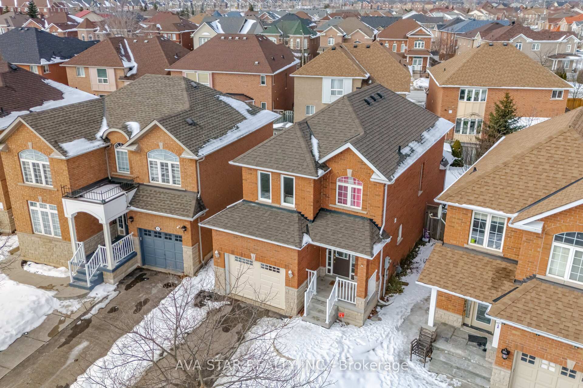 Photo 2 of 13 Brambirch Crescent, Brampton, Northwest Sandalwood Parkway — HOMEH