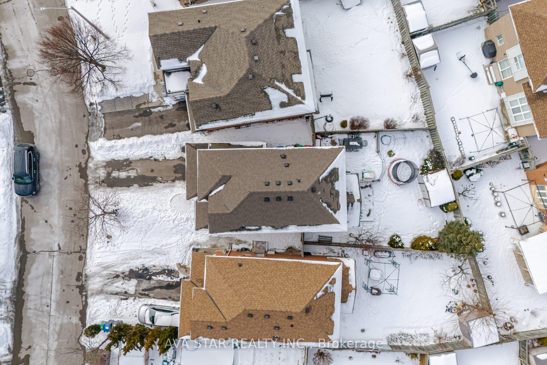 Photo 3 of 13 Brambirch Crescent, Brampton, Northwest Sandalwood Parkway — HOMEH