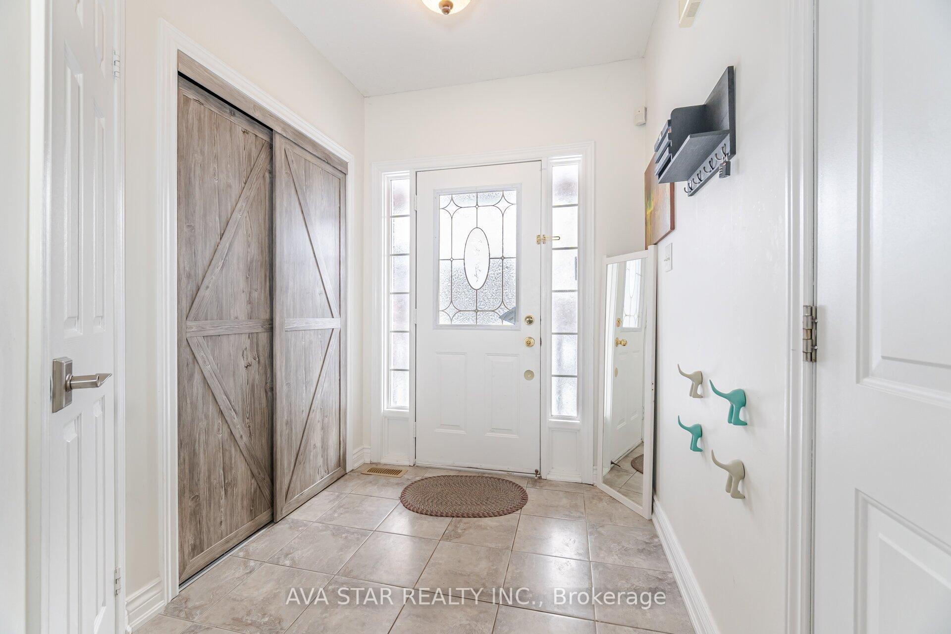 Photo 4 of 13 Brambirch Crescent, Brampton, Northwest Sandalwood Parkway — HOMEH