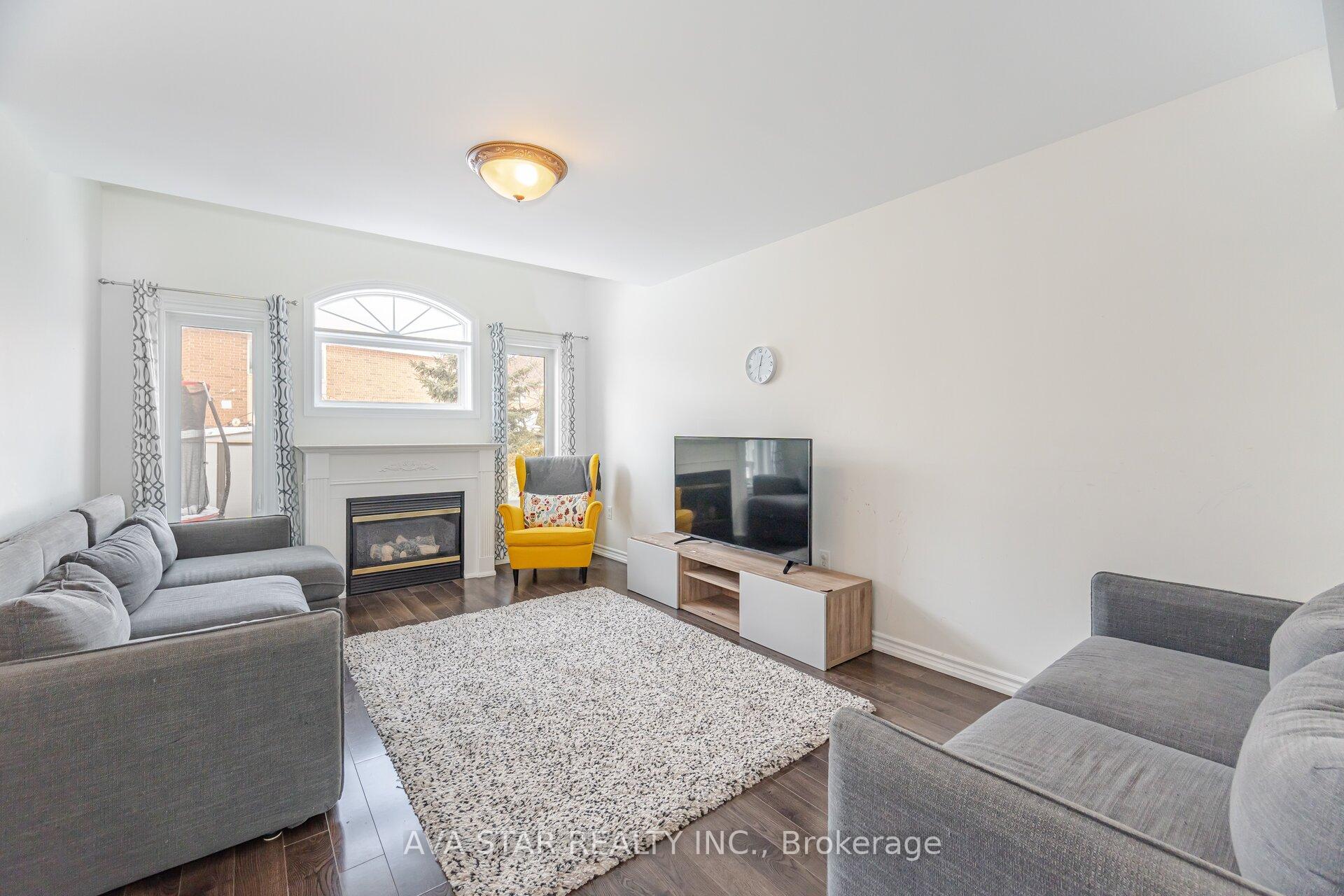 Photo 10 of 13 Brambirch Crescent, Brampton, Northwest Sandalwood Parkway — HOMEH