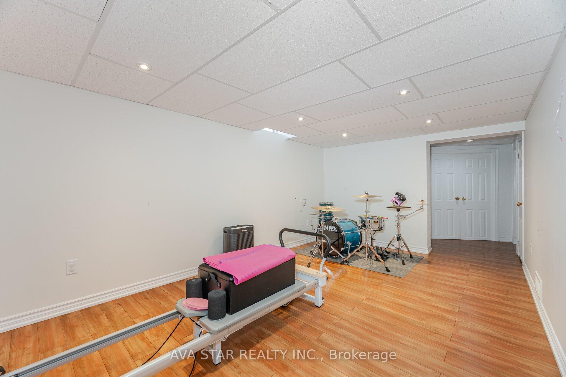 Photo 19 of 13 Brambirch Crescent, Brampton, Northwest Sandalwood Parkway — HOMEH