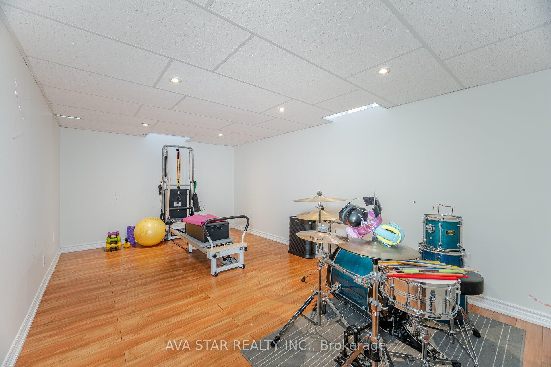 Photo 20 of 13 Brambirch Crescent, Brampton, Northwest Sandalwood Parkway — HOMEH