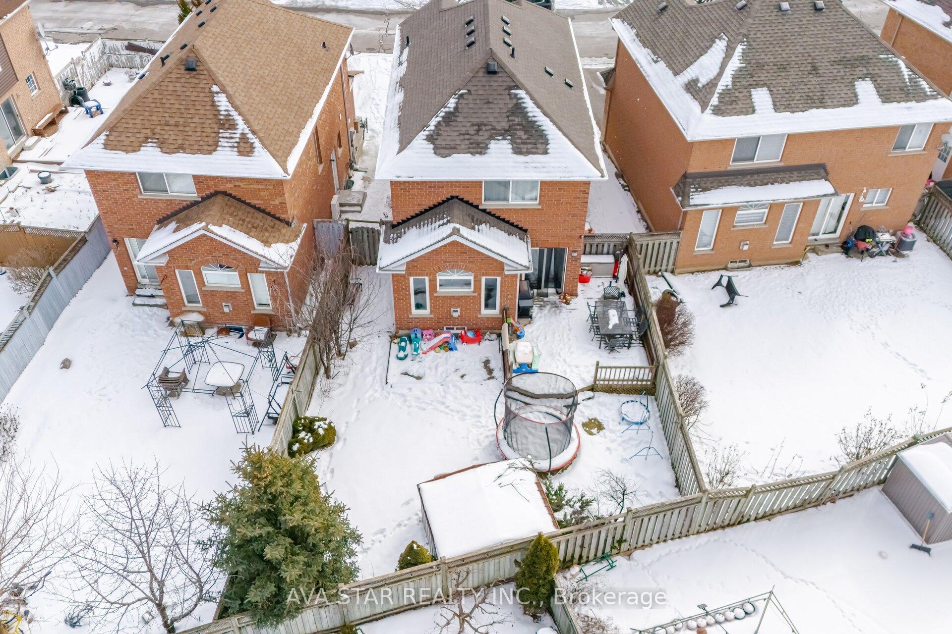 Photo 23 of 13 Brambirch Crescent, Brampton, Northwest Sandalwood Parkway — HOMEH