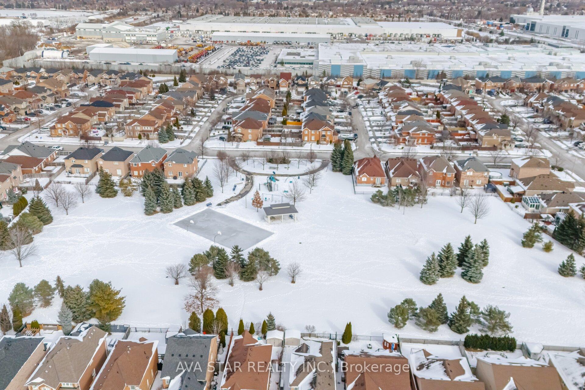 Photo 29 of 13 Brambirch Crescent, Brampton, Northwest Sandalwood Parkway — HOMEH