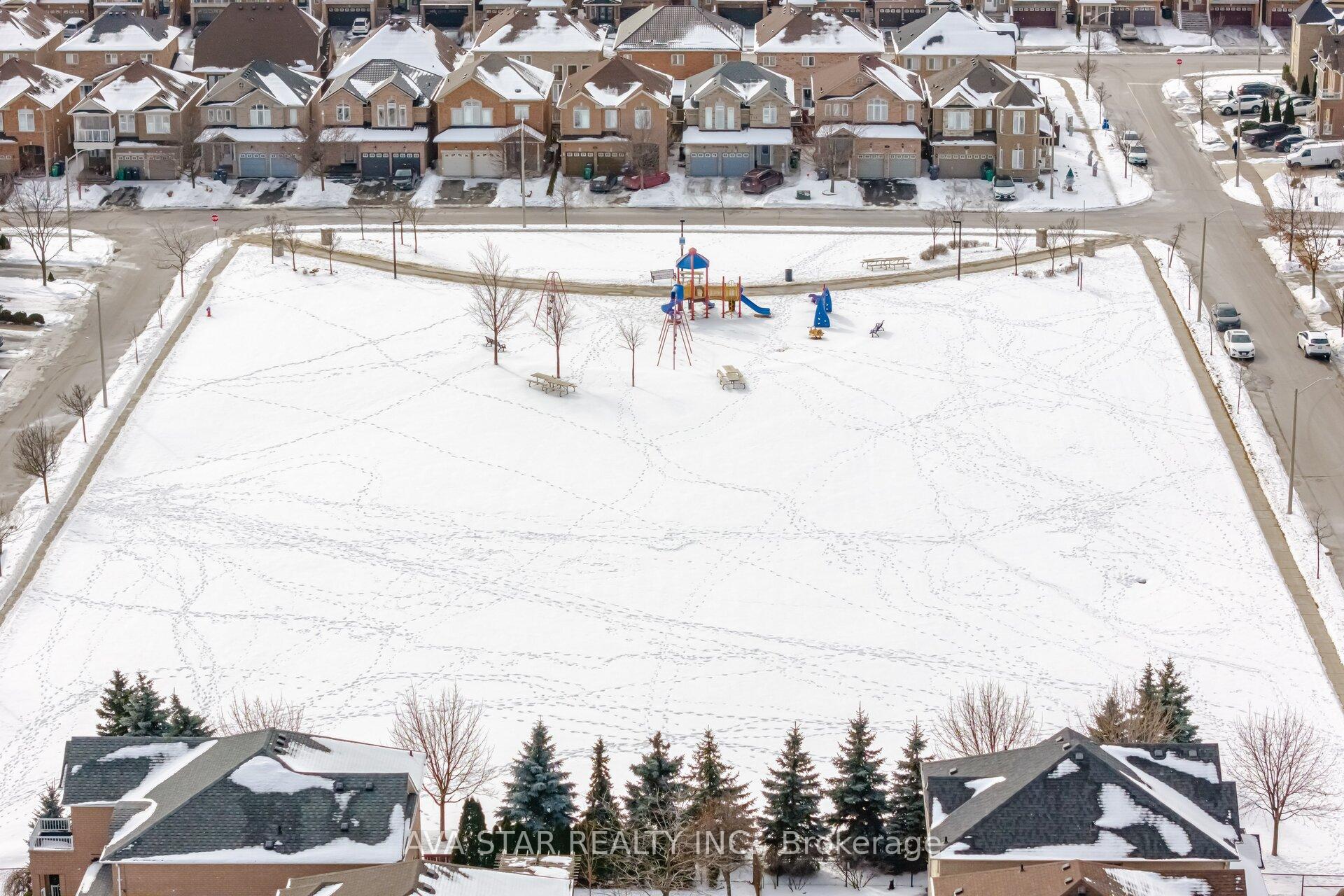 Photo 30 of 13 Brambirch Crescent, Brampton, Northwest Sandalwood Parkway — HOMEH