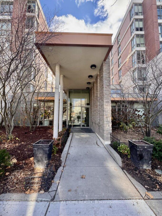 Photo 2 of Unit 518, 39 Upper Duke Crescent, Markham, Unionville — HOMEH