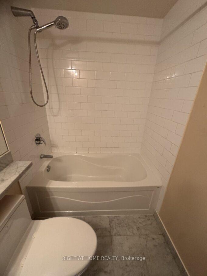 Photo 4 of Unit 518, 39 Upper Duke Crescent, Markham, Unionville — HOMEH