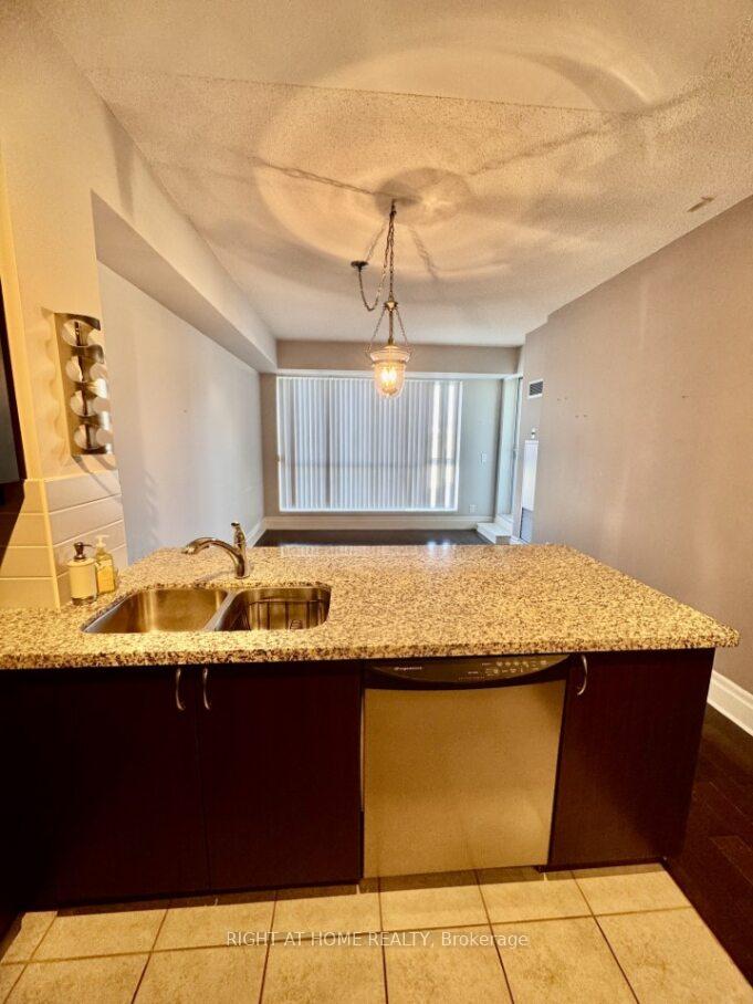 Photo 8 of Unit 518, 39 Upper Duke Crescent, Markham, Unionville — HOMEH