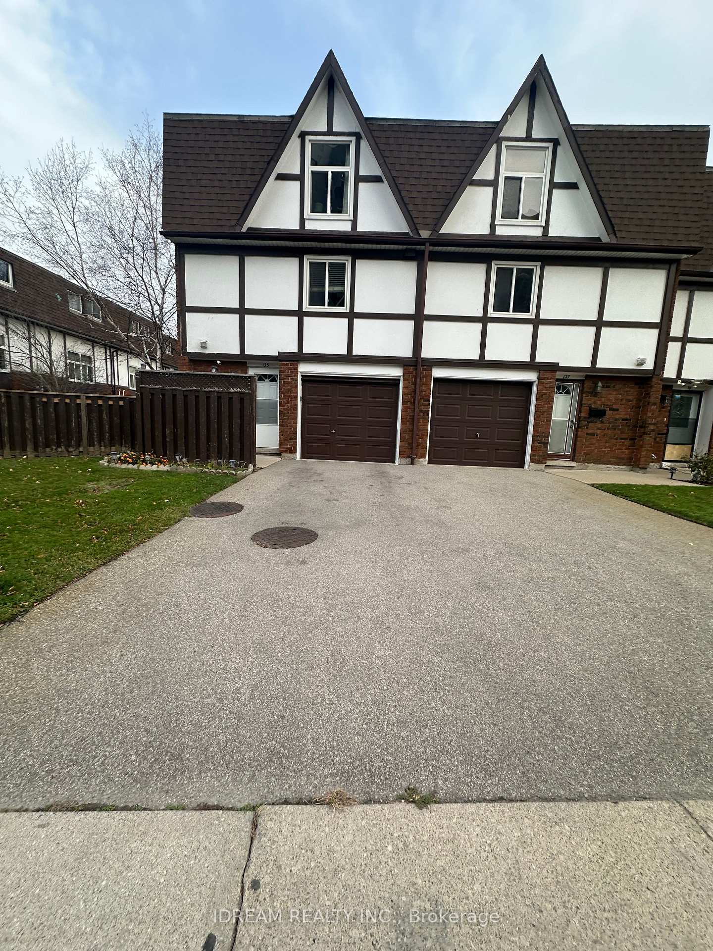 Front of Unit 69, 135 Violet Drive