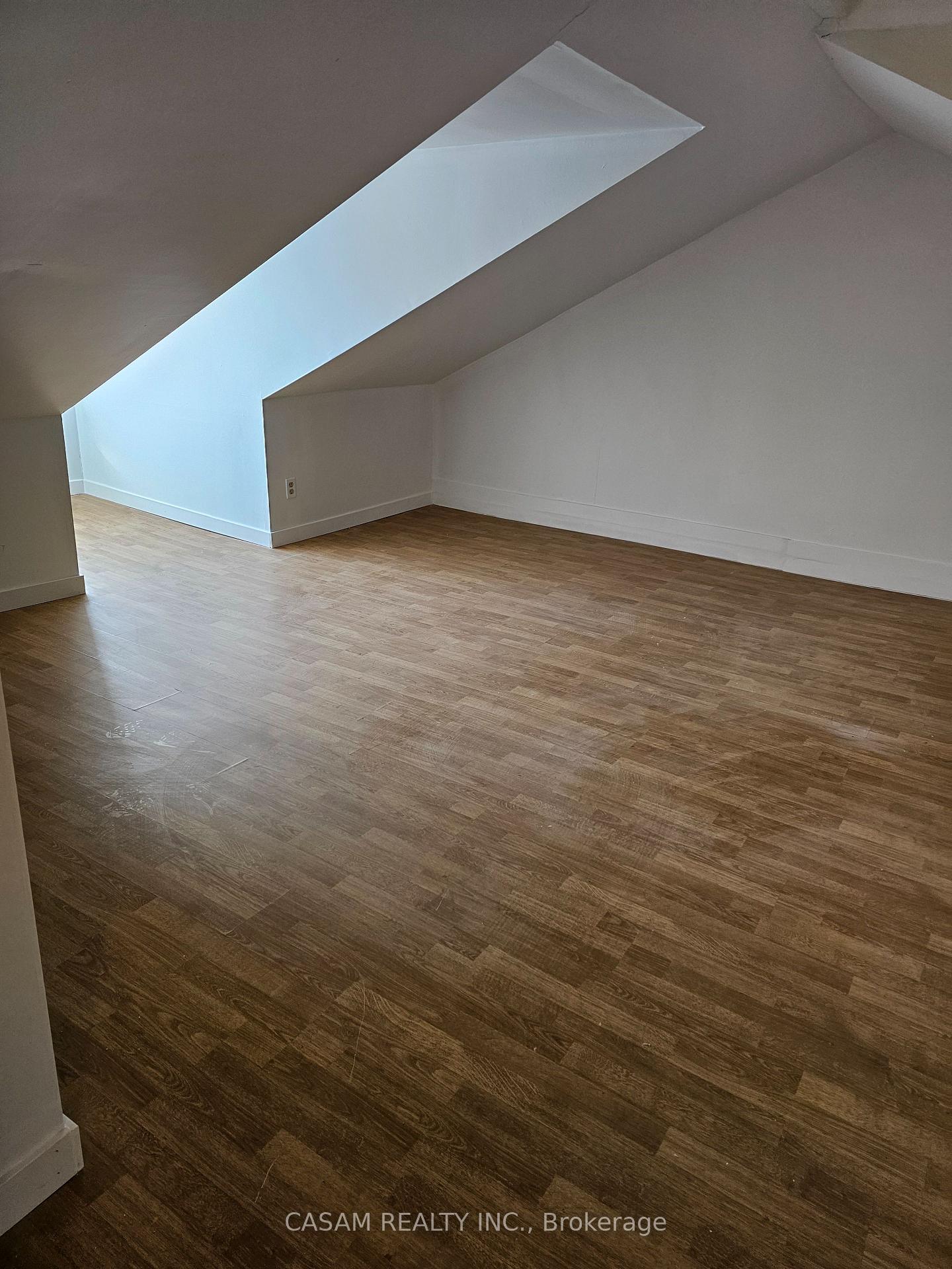 Photo 2 of Unit Upper, 68 Ainslie Street S, Cambridge — HOMEH