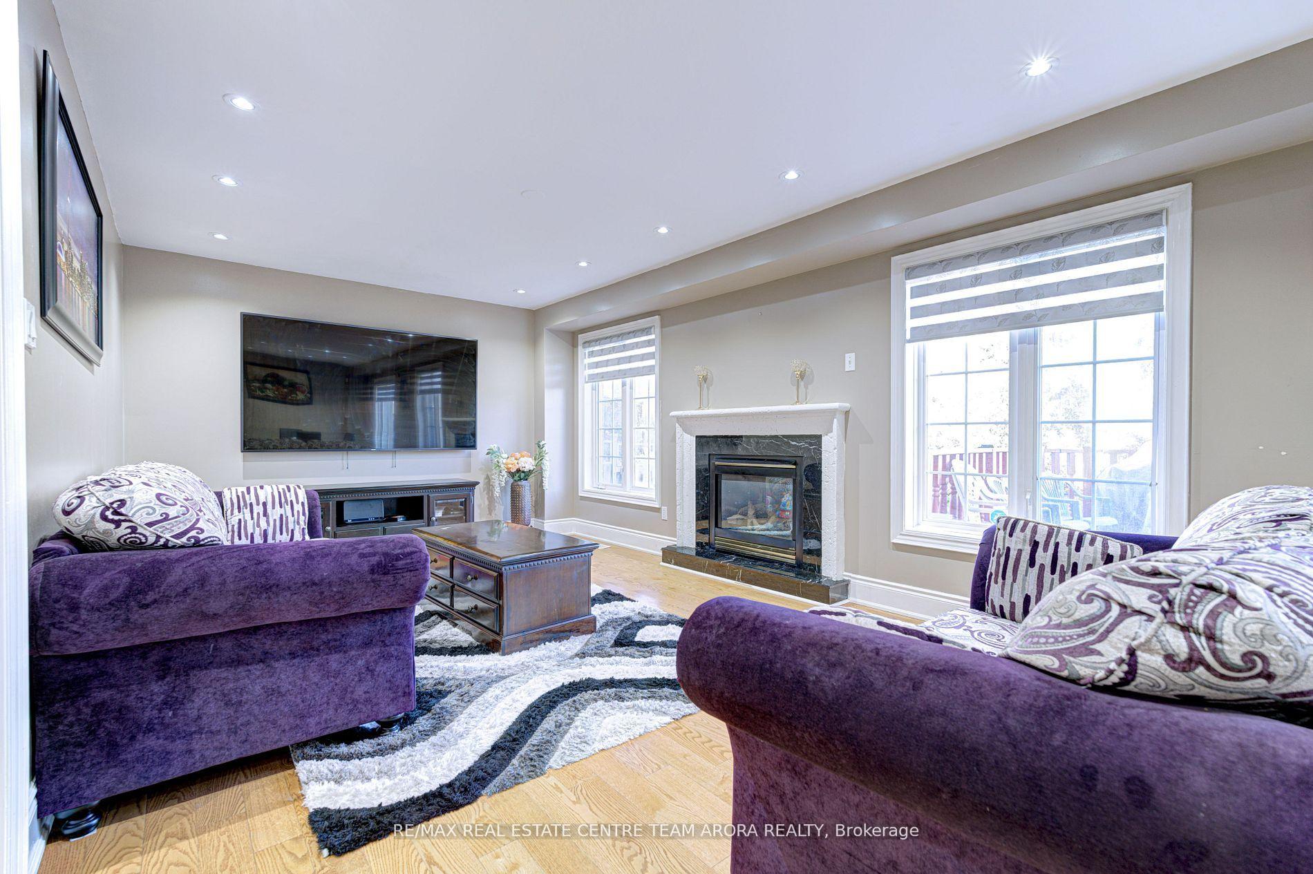Photo 8 of 14 River Rock Crescent, Brampton, Fletcher's Meadow — HOMEH