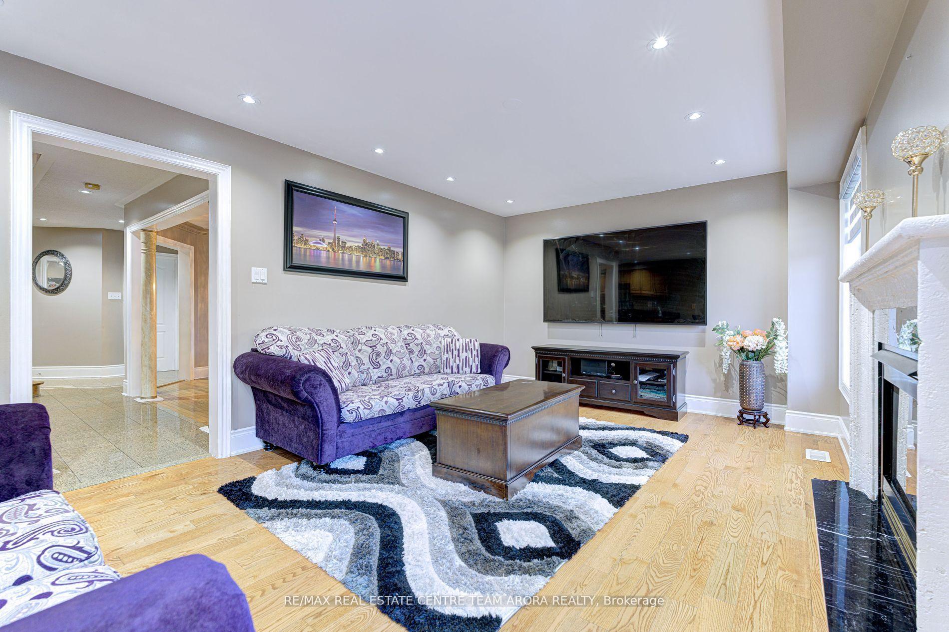 Photo 9 of 14 River Rock Crescent, Brampton, Fletcher's Meadow — HOMEH