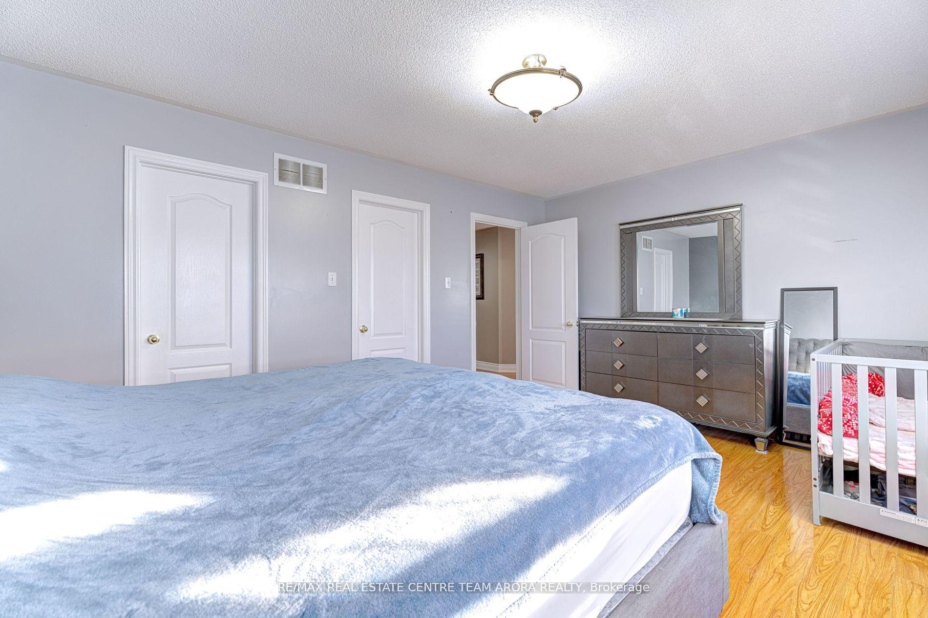 Photo 22 of 14 River Rock Crescent, Brampton, Fletcher's Meadow — HOMEH