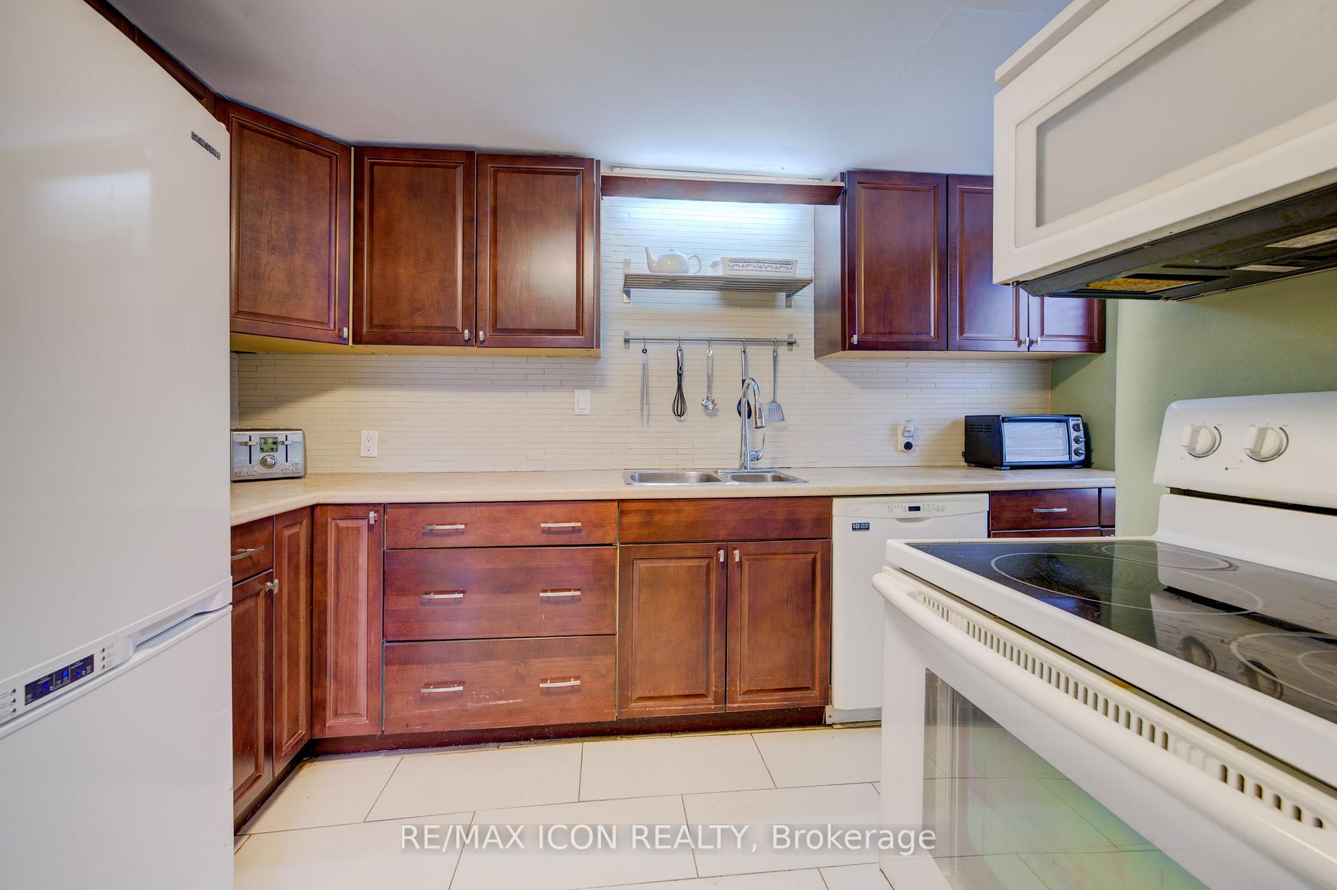 Photo 17 of 288 Winona Road, Hamilton, Winona — HOMEH