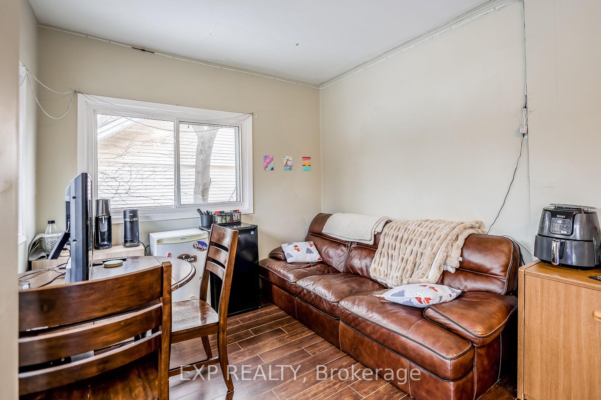 Photo 6 of 39 Broadway Avenue, Hamilton, Ainslie Wood — HOMEH