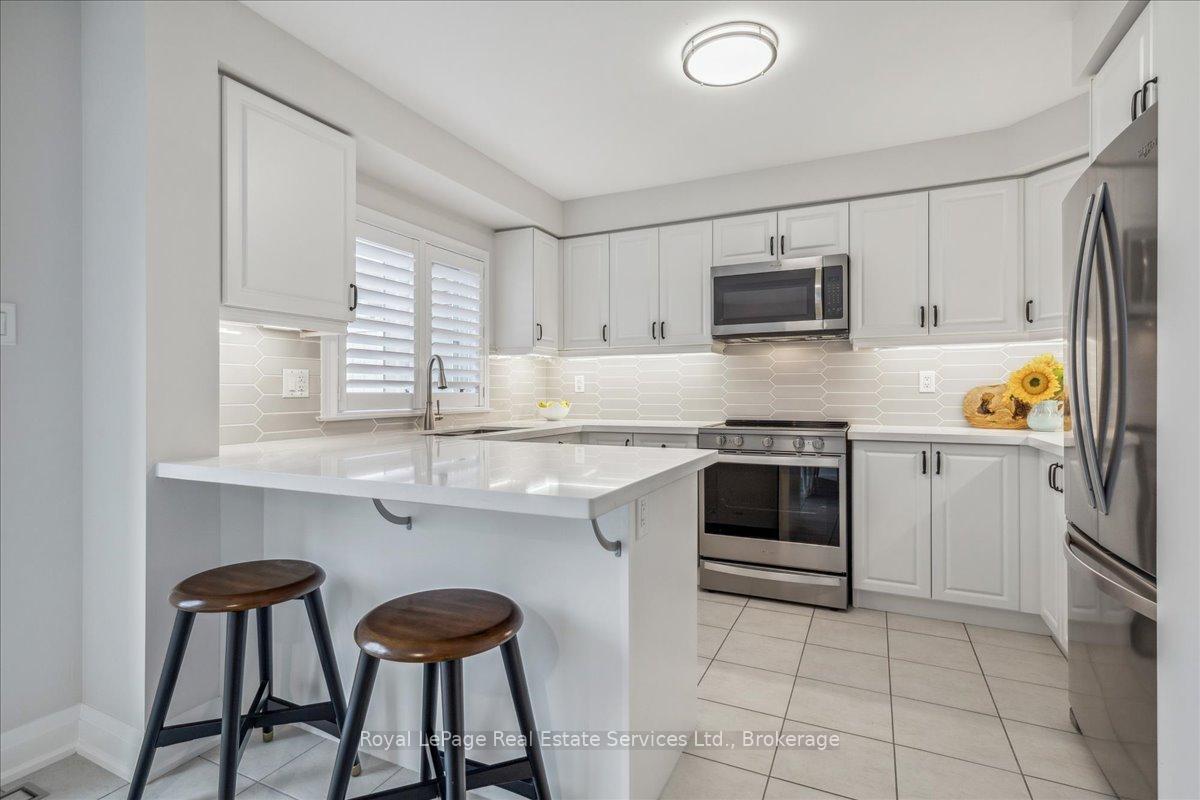 Photo 11 of Unit 72, 22 Spring Creek Drive, Hamilton, Waterdown — HOMEH