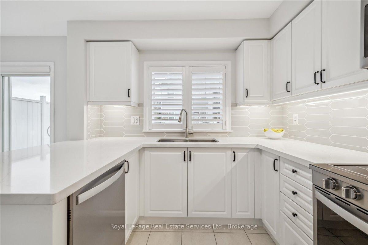 Photo 12 of Unit 72, 22 Spring Creek Drive, Hamilton, Waterdown — HOMEH