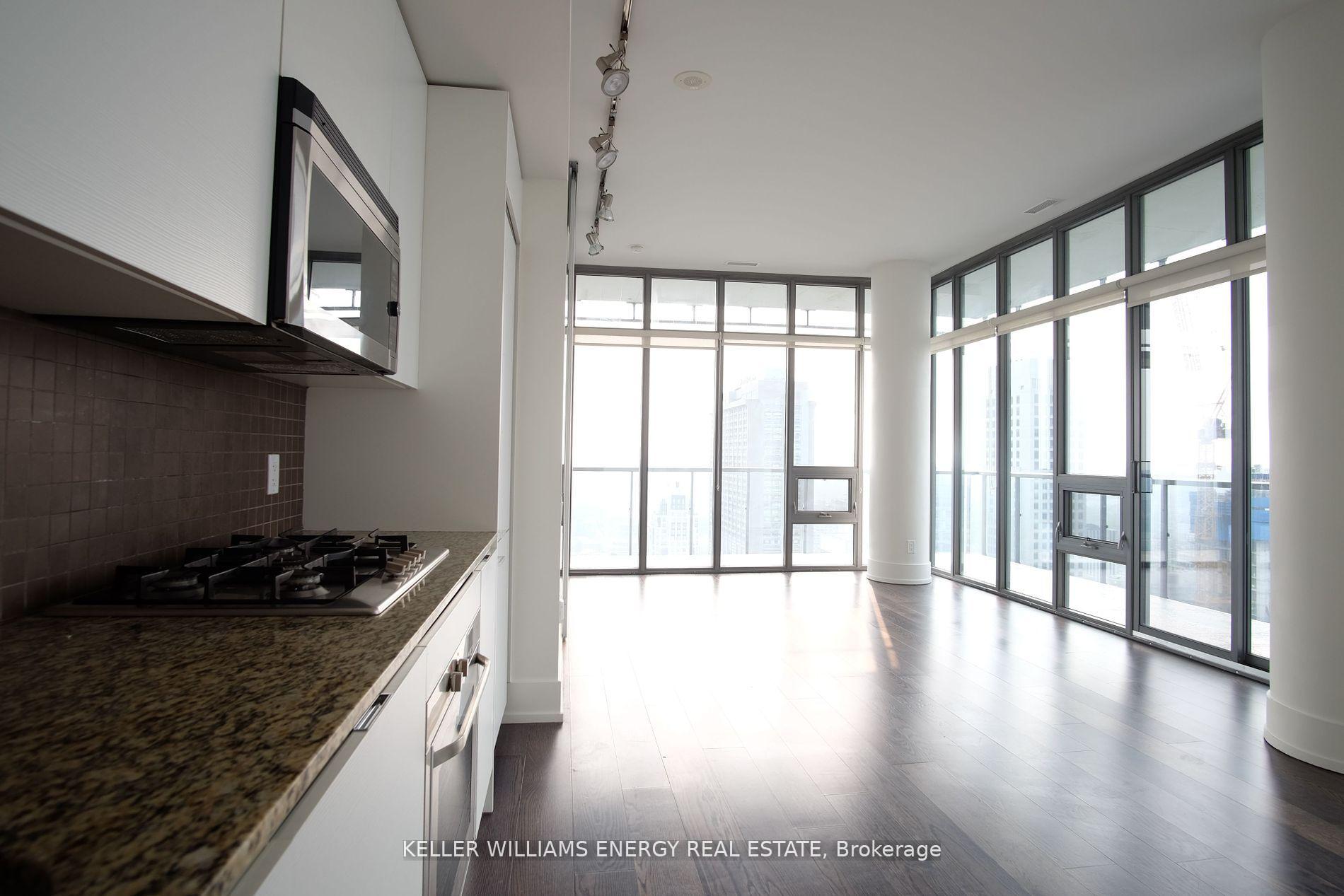 Front of Unit 4305, 33 Charles Street E