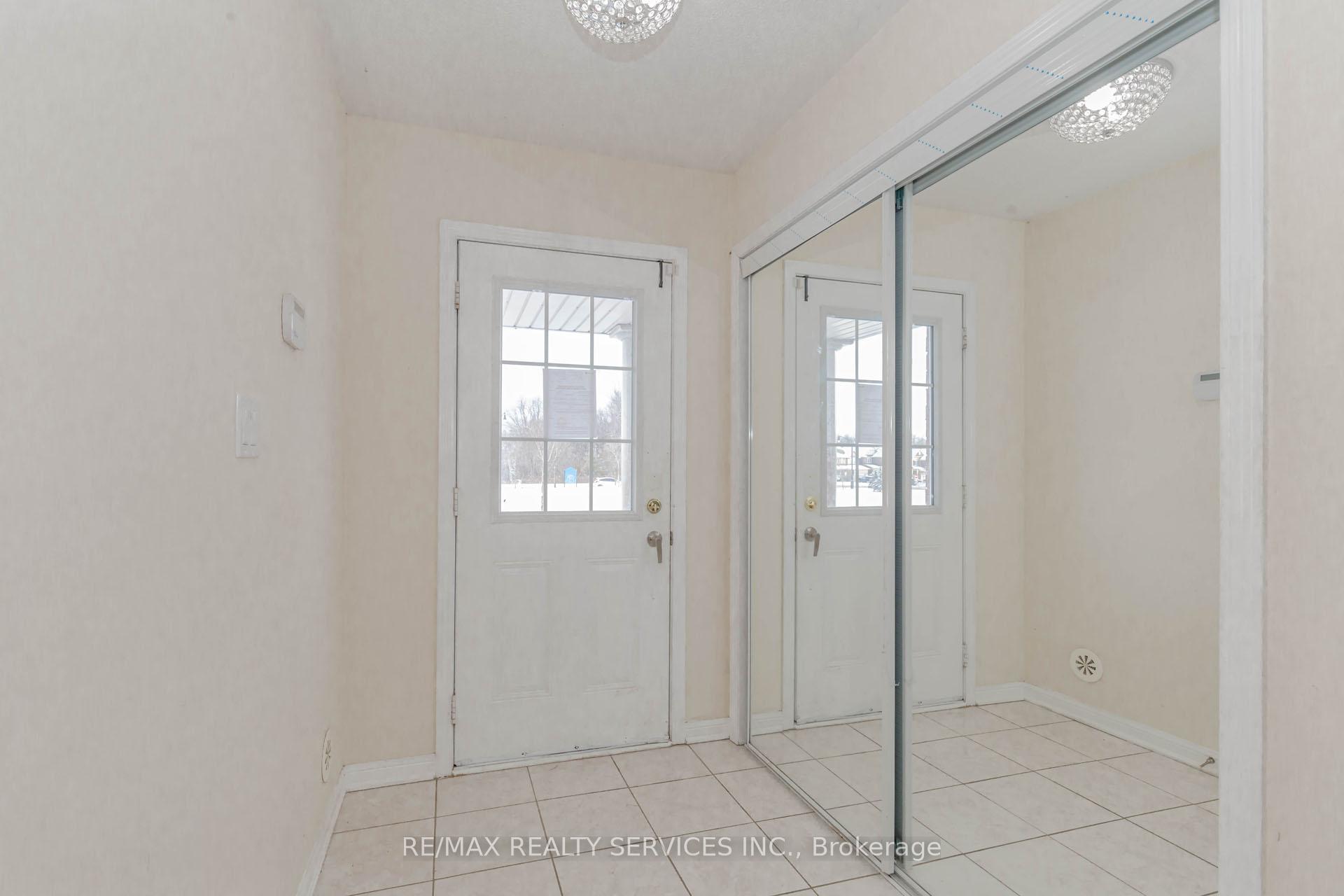 Photo 6 of 20 Henneberry Lane, Brampton, Northwest Brampton — HOMEH