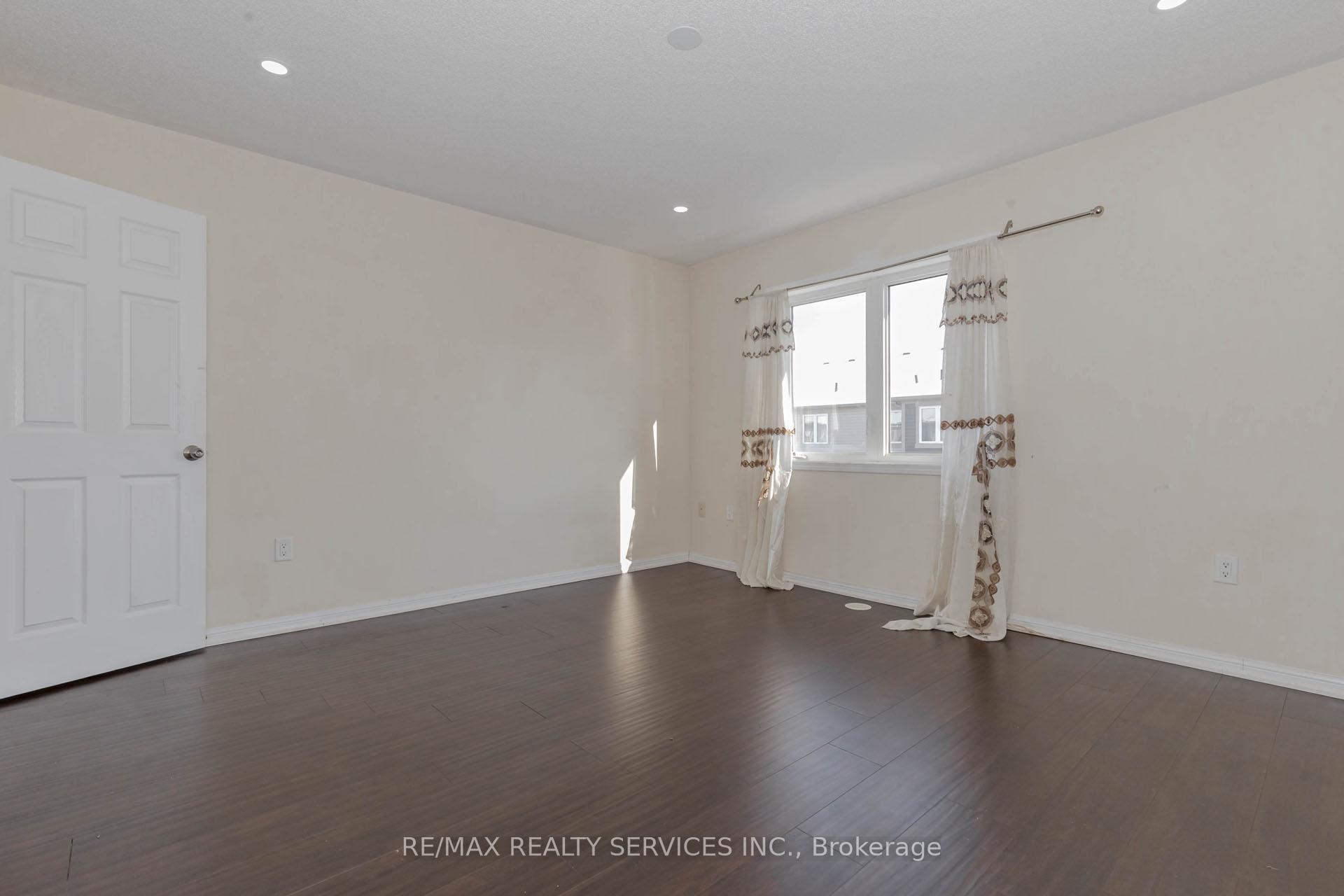 Photo 22 of 20 Henneberry Lane, Brampton, Northwest Brampton — HOMEH