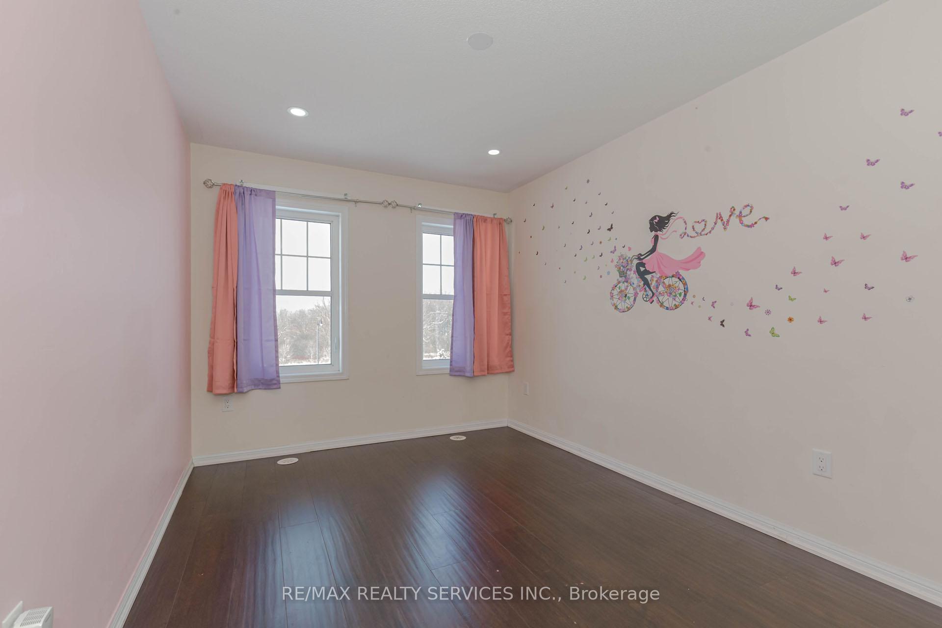 Photo 33 of 20 Henneberry Lane, Brampton, Northwest Brampton — HOMEH