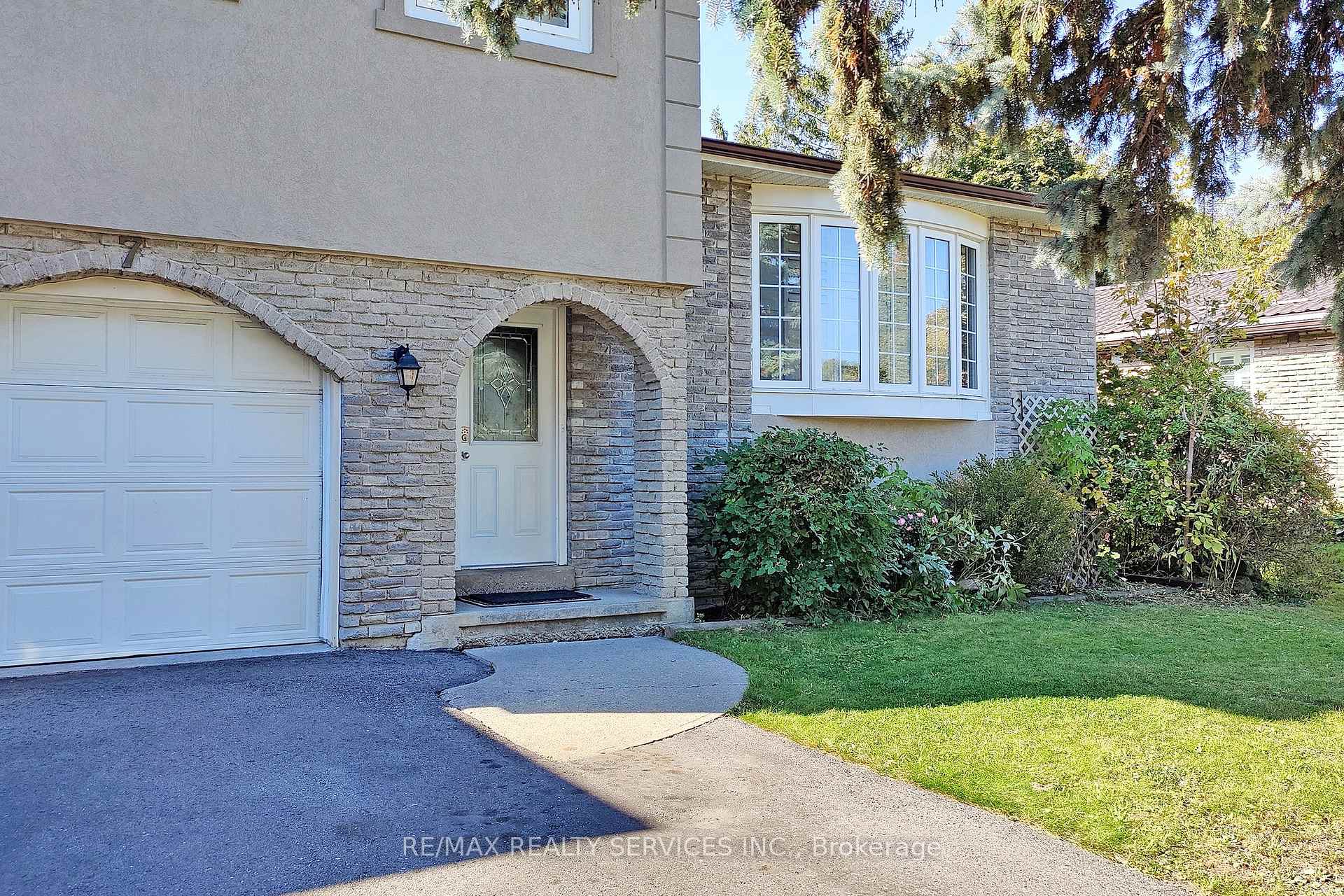 Photo 5 of 7 Geneva Crescent, Brampton, Northgate — HOMEH