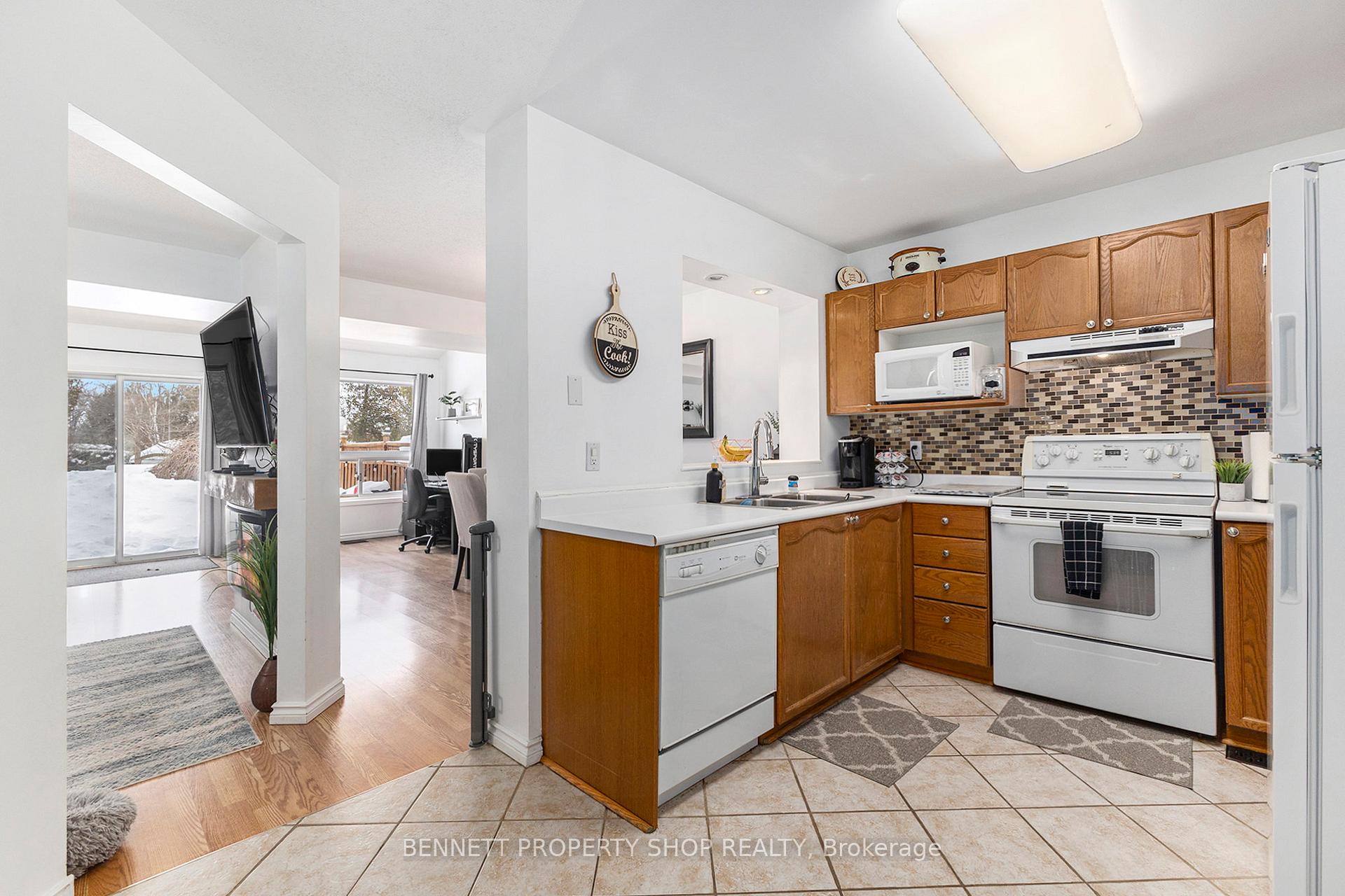 Photo 7 of 51 Randall James Drive, Ottawa, Stittsville (Central) — HOMEH