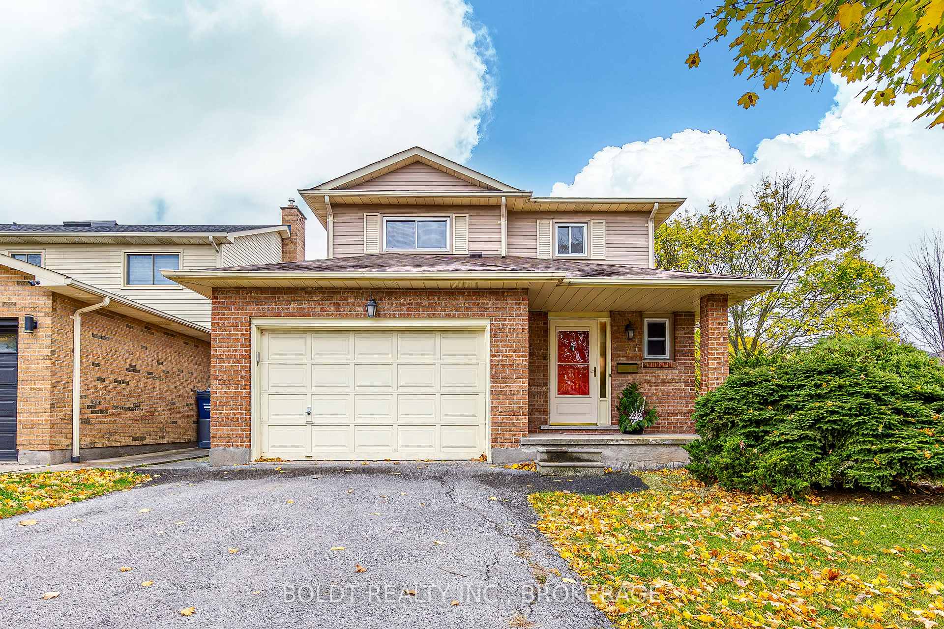 Photo 1 of 7 Elderwood Drive, St. Catharines, Grapeview — HOMEH