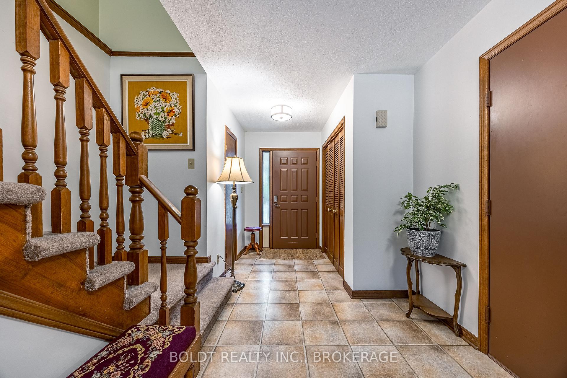 Photo 5 of 7 Elderwood Drive, St. Catharines, Grapeview — HOMEH