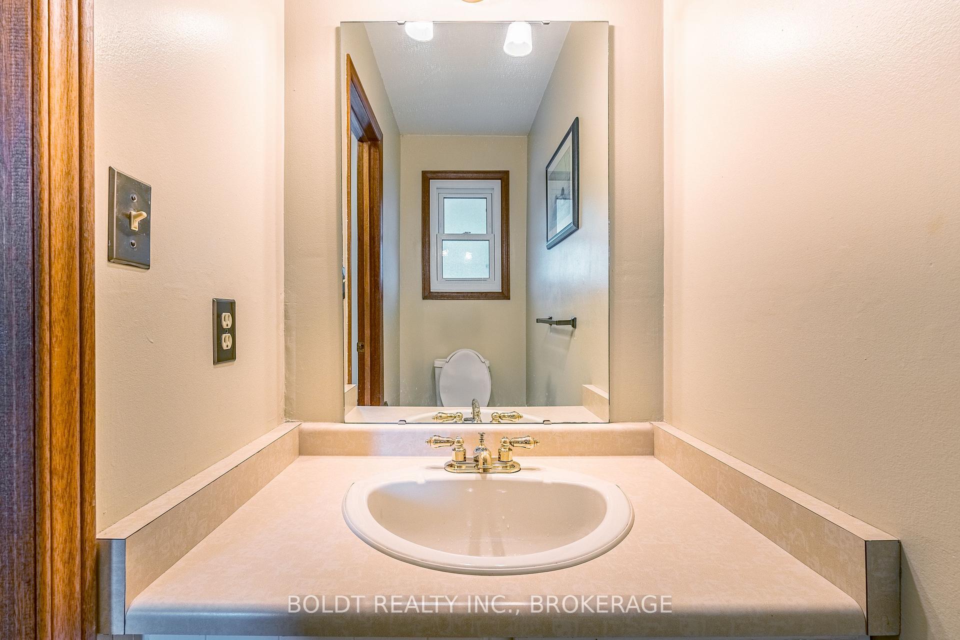 Photo 6 of 7 Elderwood Drive, St. Catharines, Grapeview — HOMEH