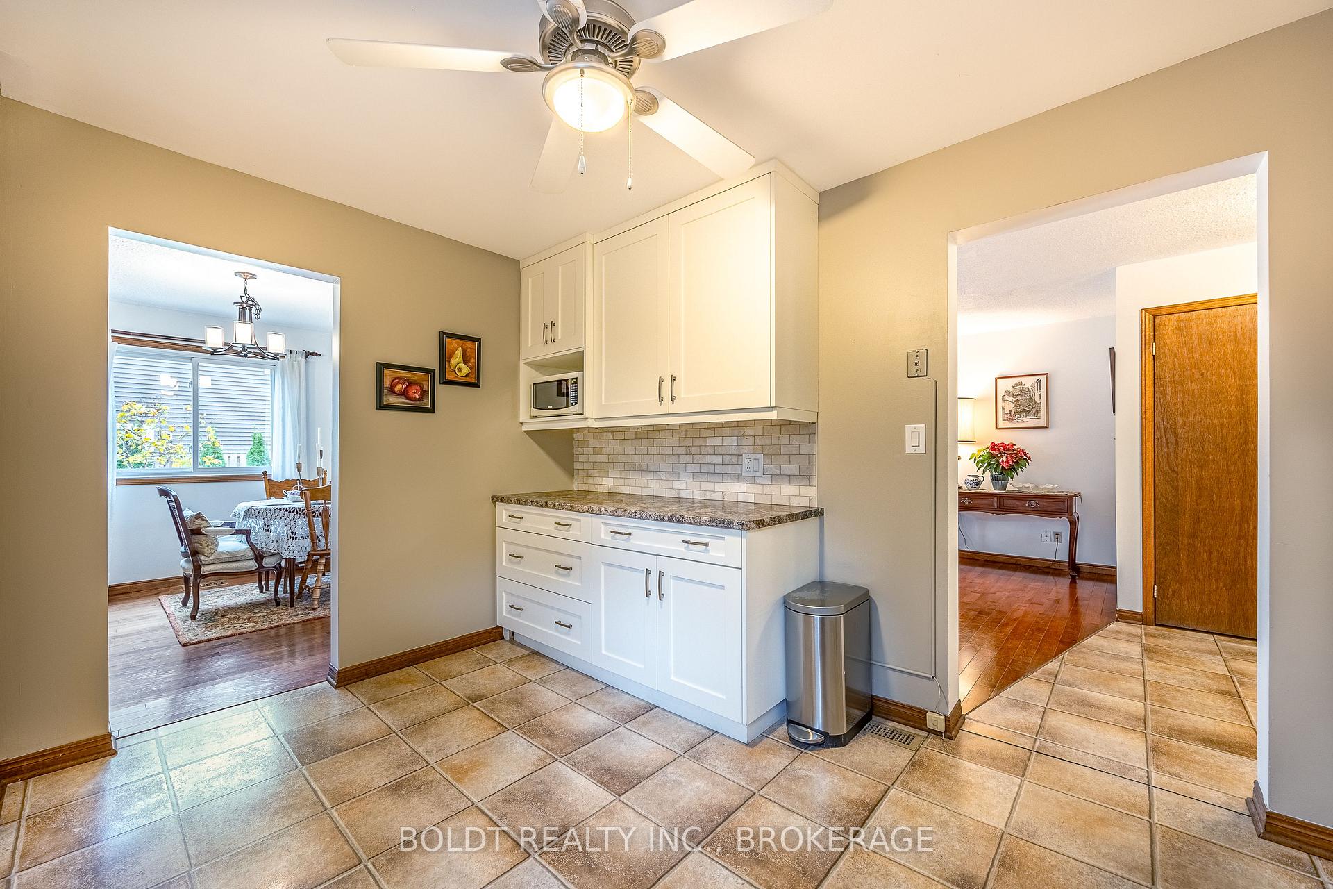 Photo 9 of 7 Elderwood Drive, St. Catharines, Grapeview — HOMEH