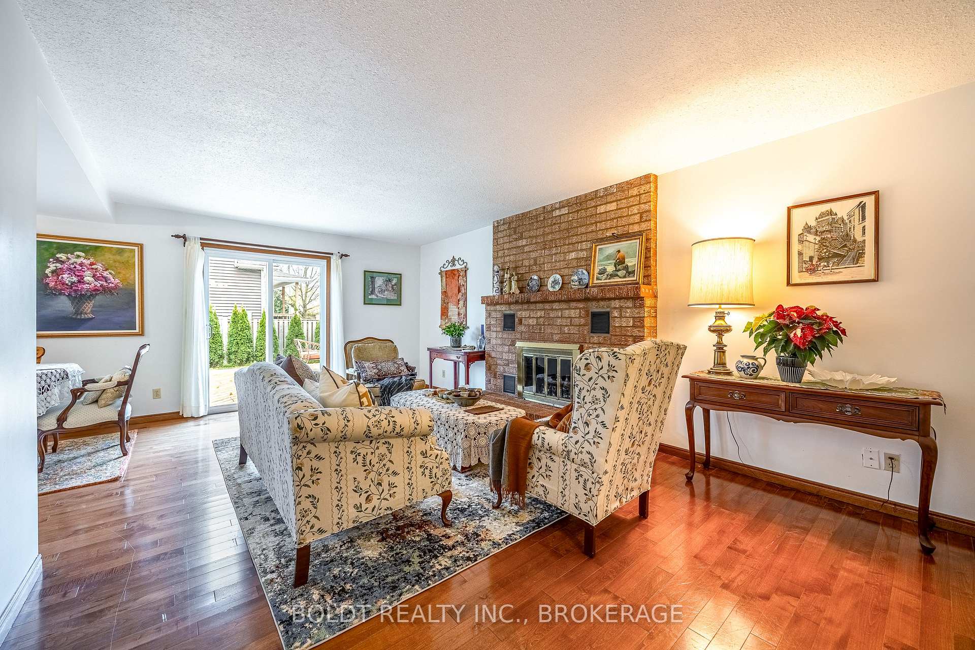 Photo 10 of 7 Elderwood Drive, St. Catharines, Grapeview — HOMEH