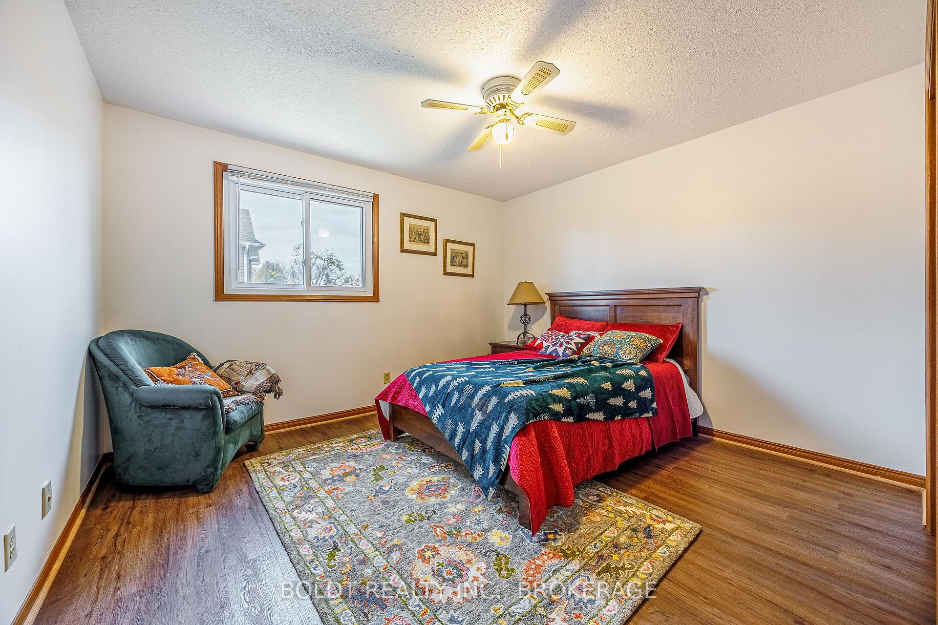 Photo 13 of 7 Elderwood Drive, St. Catharines, Grapeview — HOMEH