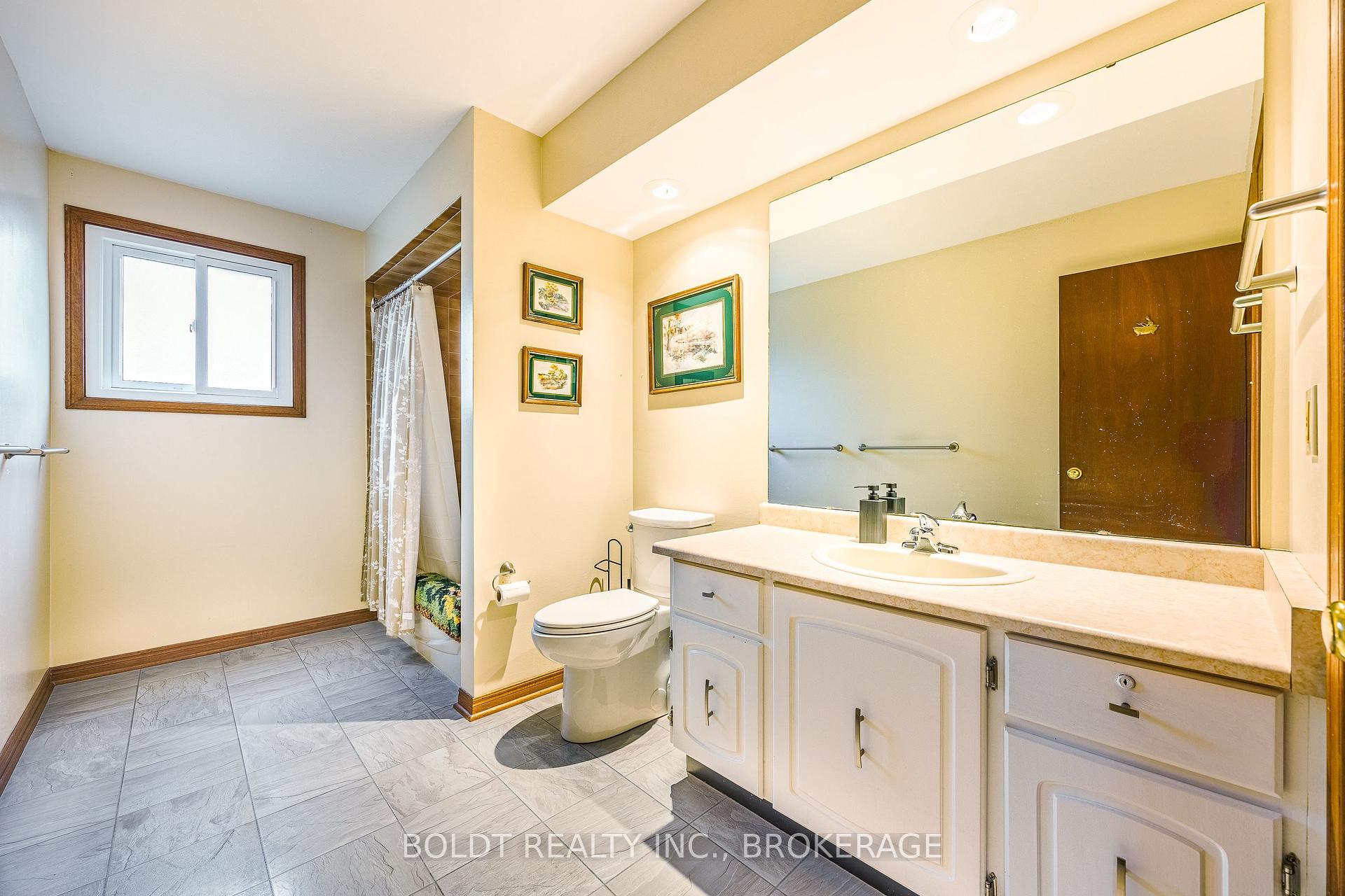 Photo 19 of 7 Elderwood Drive, St. Catharines, Grapeview — HOMEH