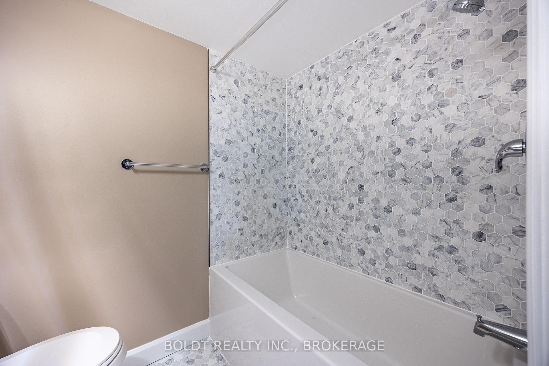 Photo 23 of 7 Elderwood Drive, St. Catharines, Grapeview — HOMEH